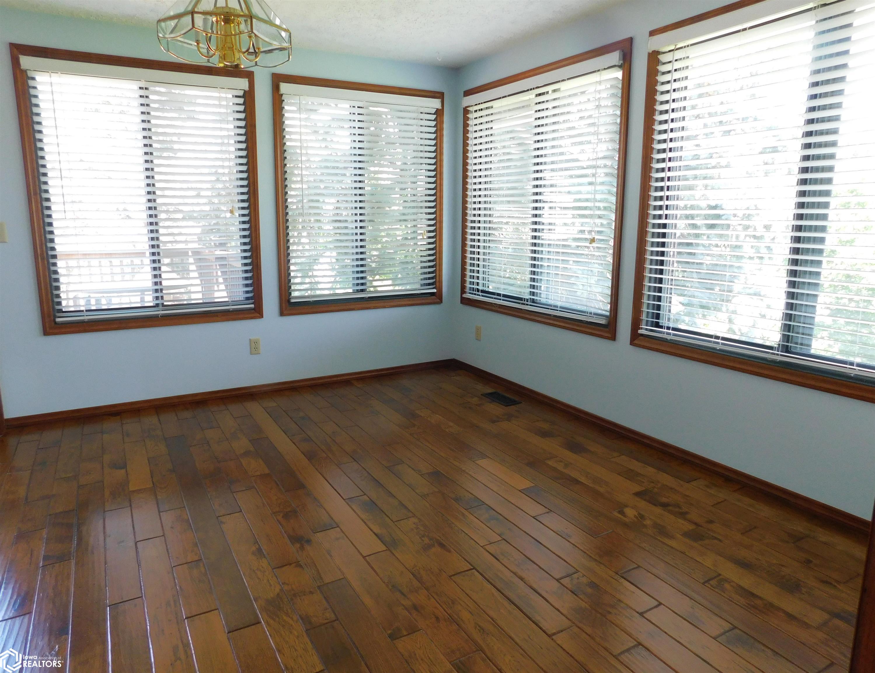1402 Idlewood Drive, Denison, Iowa image 7