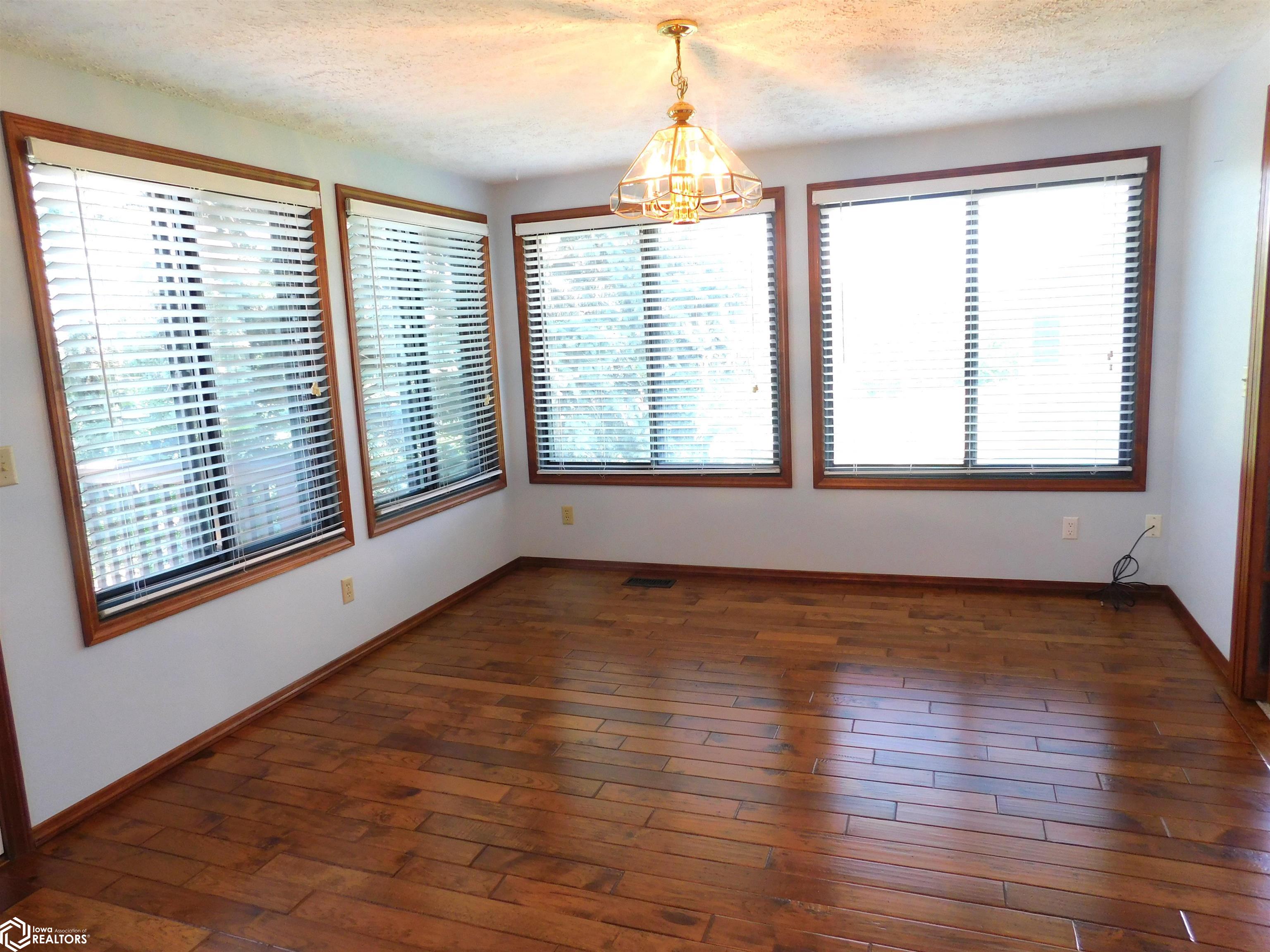 1402 Idlewood Drive, Denison, Iowa image 8