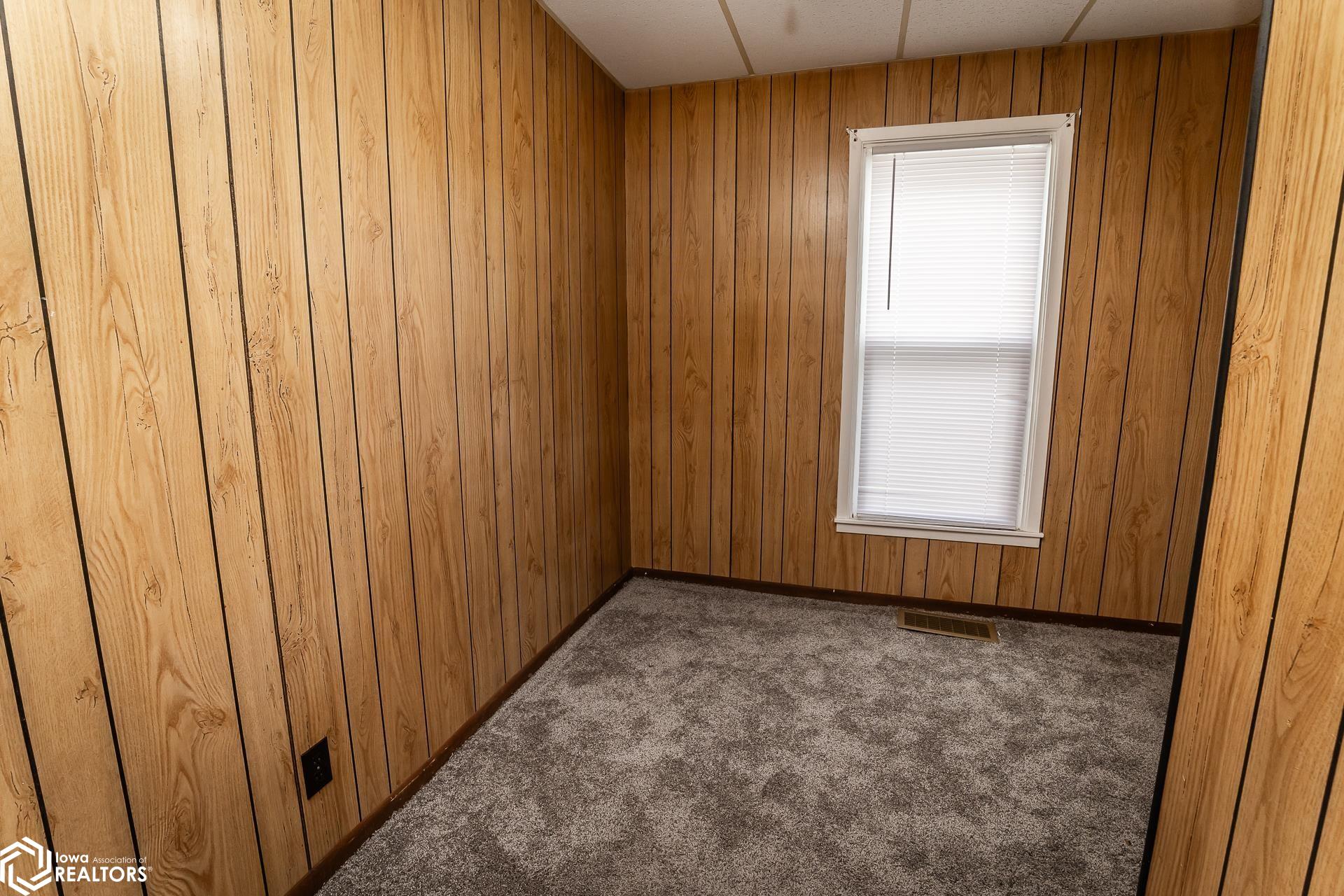 7 W North Street, Marshalltown, Iowa image 12