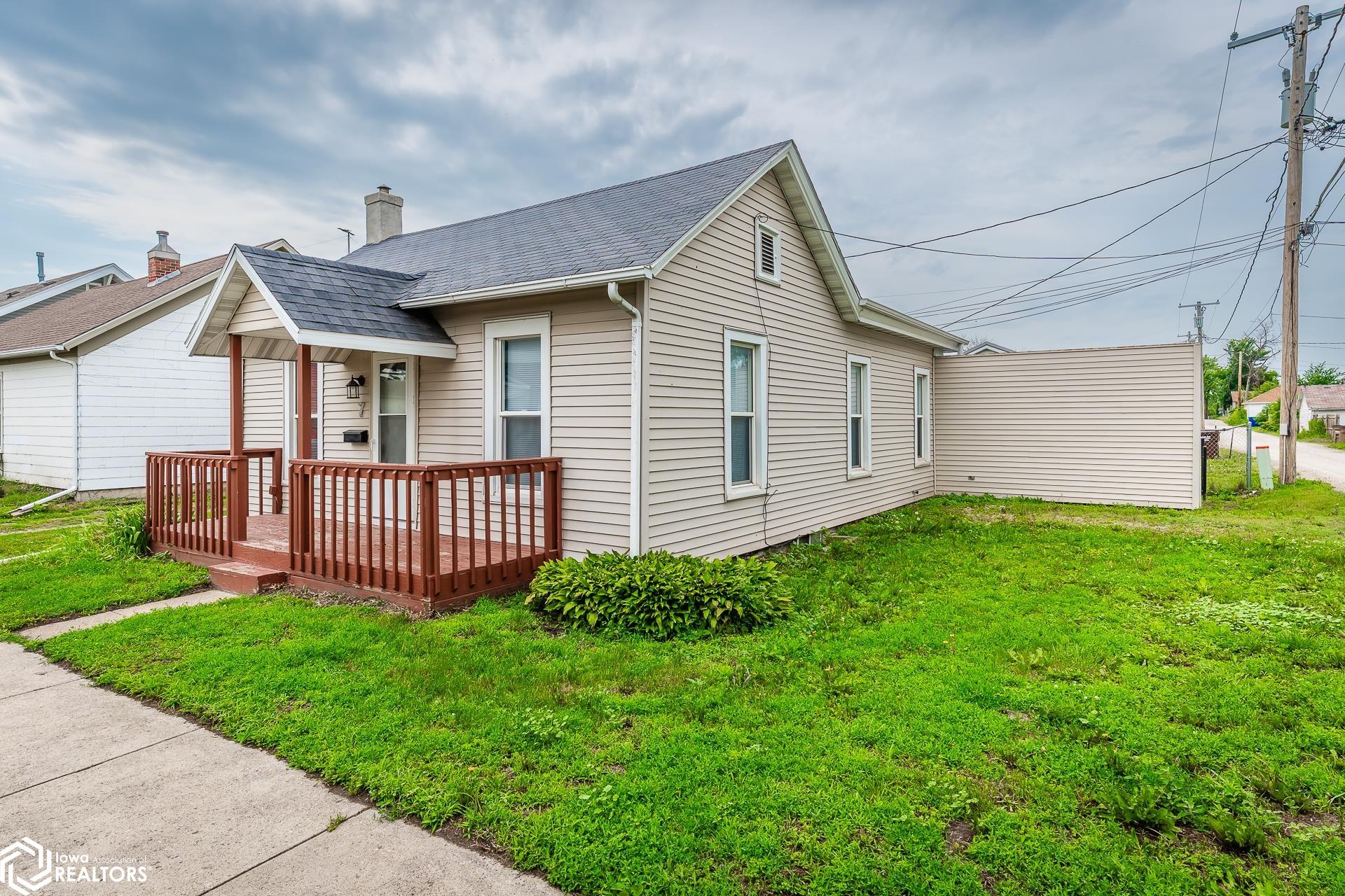 7 W North Street, Marshalltown, Iowa image 17