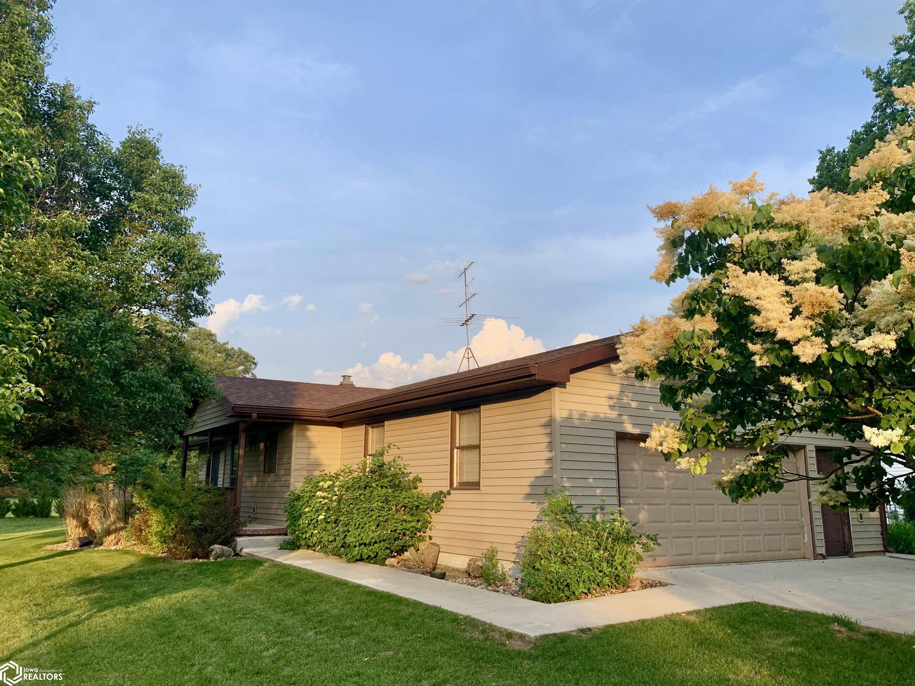 1201 Westwood Drive, Jefferson, Iowa image 2