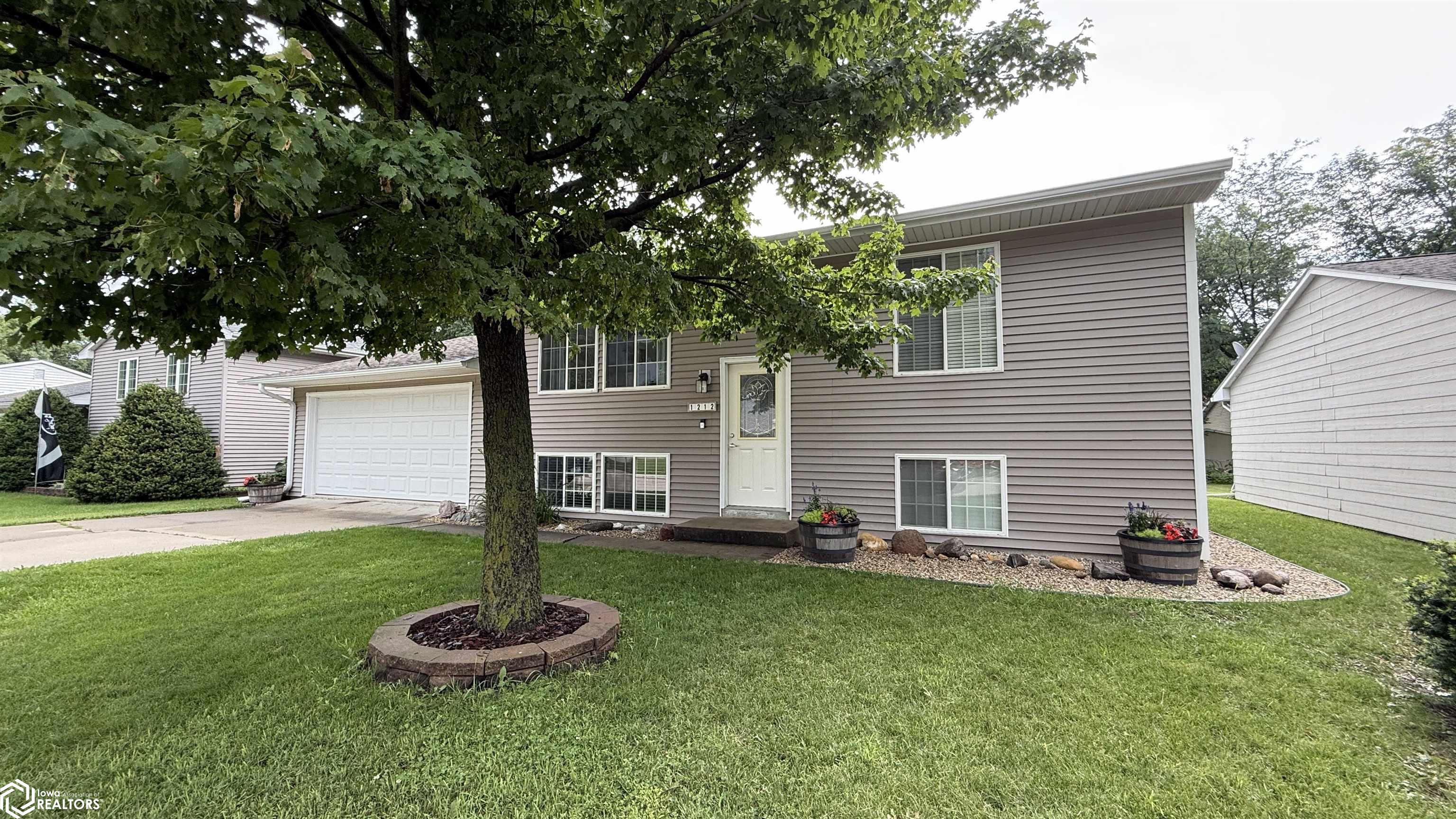 1212 N 5th Street, Clear Lake, Iowa image 1