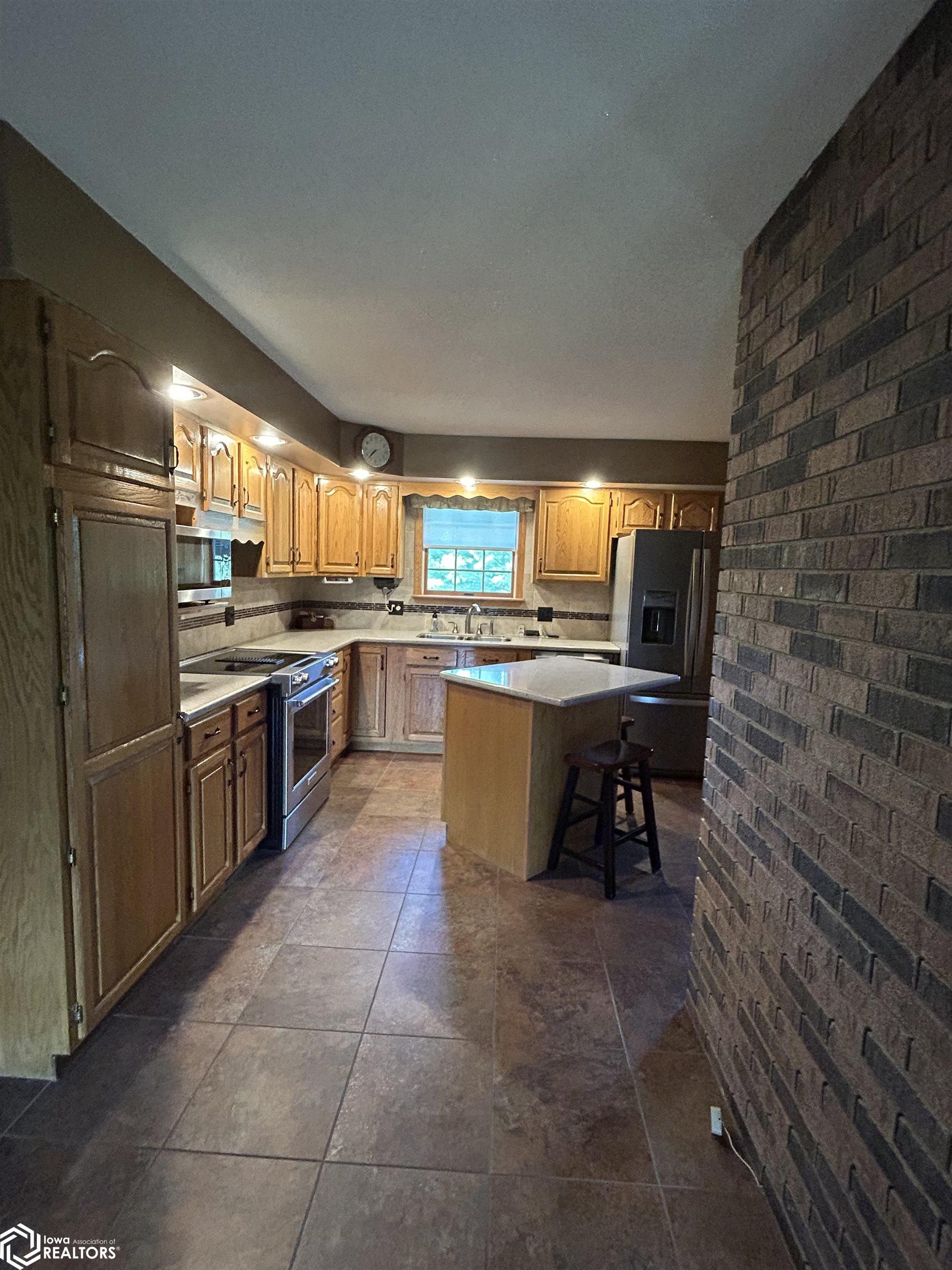 94 4th Street, West Point, Iowa image 12