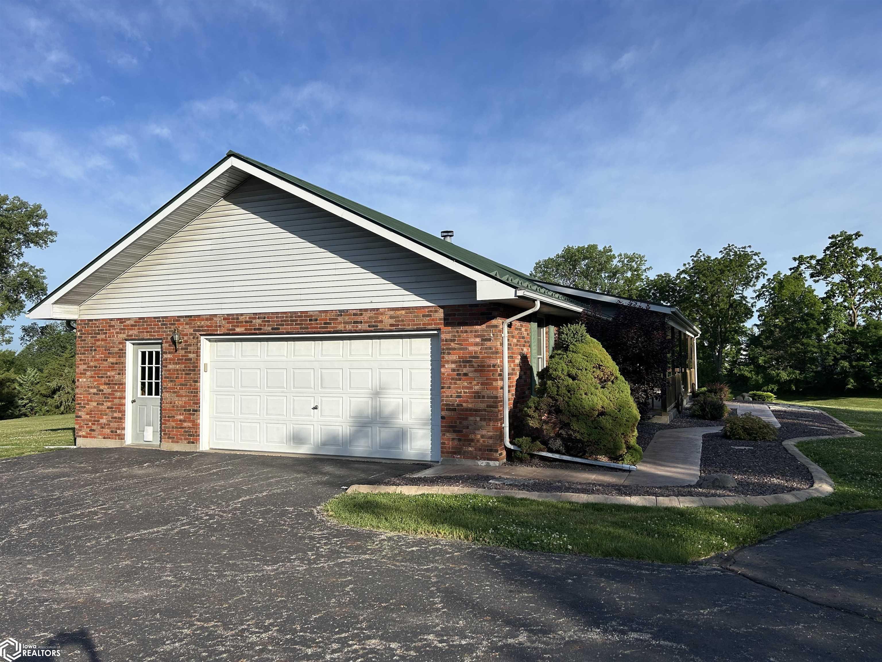 94 4th Street, West Point, Iowa image 4