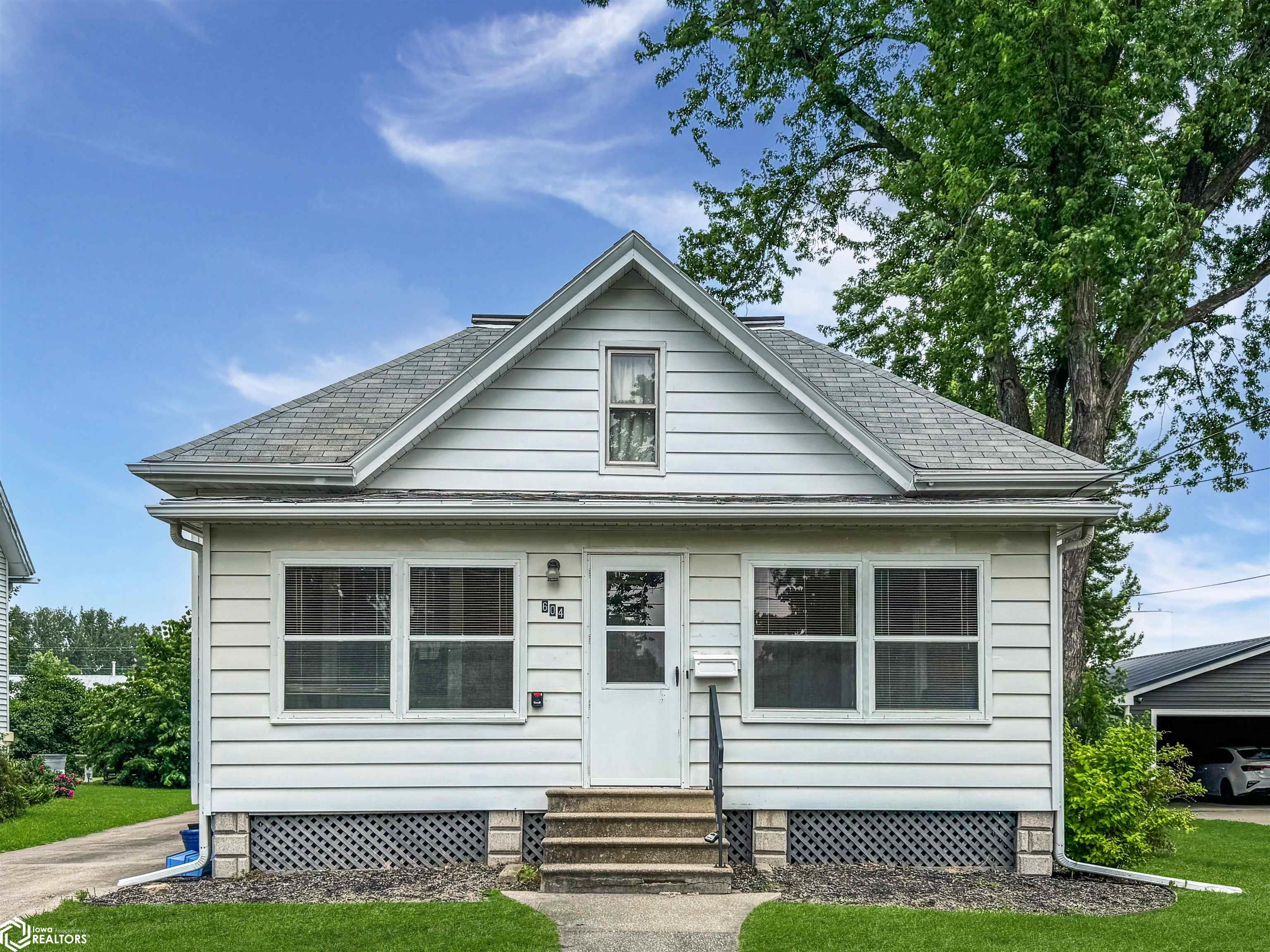604 Woodlawn Avenue, Traer, Iowa image 1