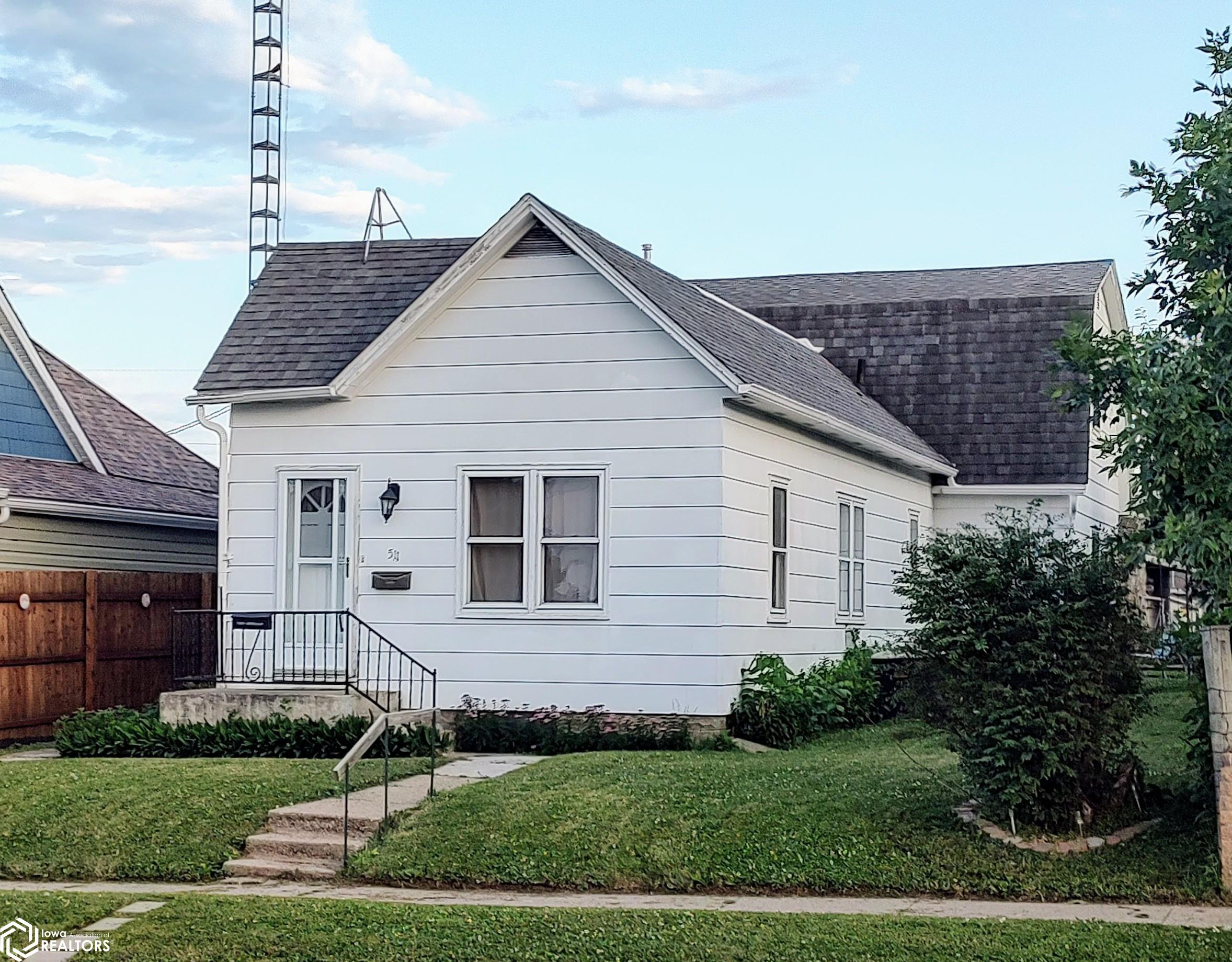 511 Woodbury Street, Marshalltown, Iowa image 1