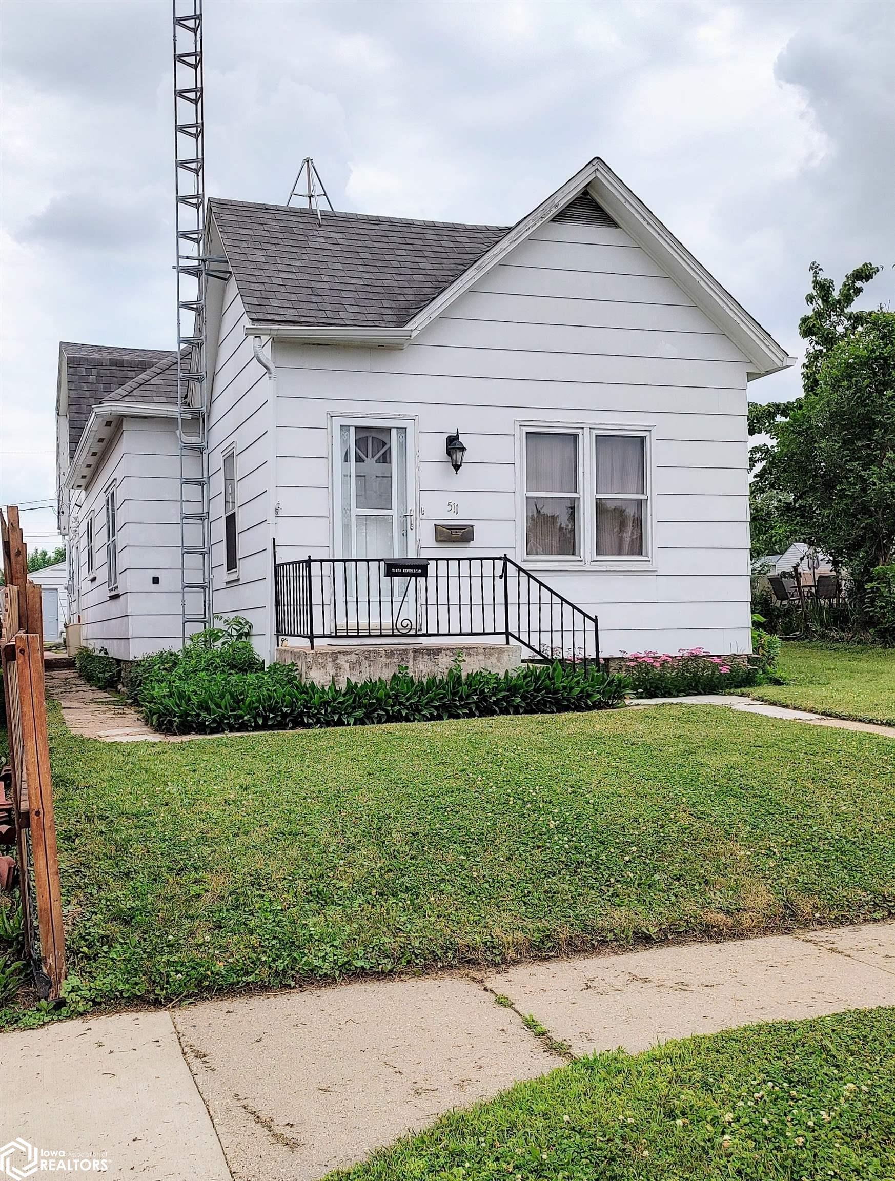 511 Woodbury Street, Marshalltown, Iowa image 3