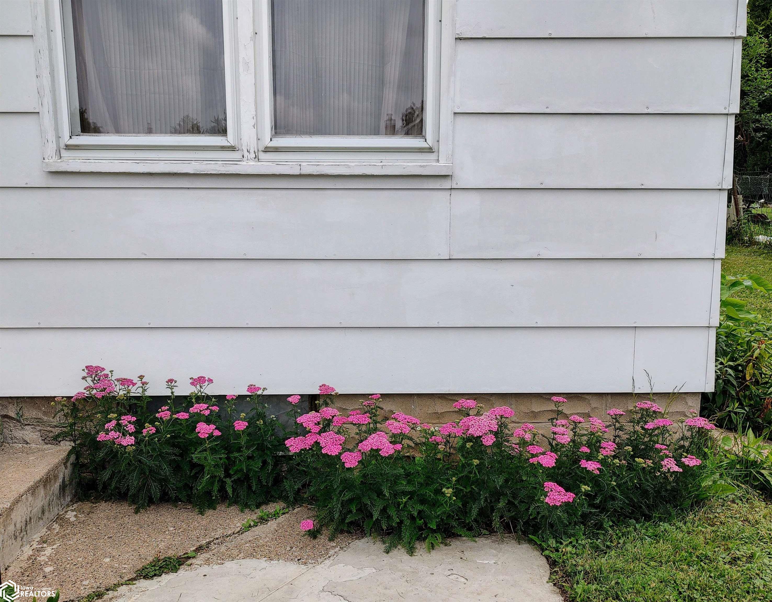 511 Woodbury Street, Marshalltown, Iowa image 4