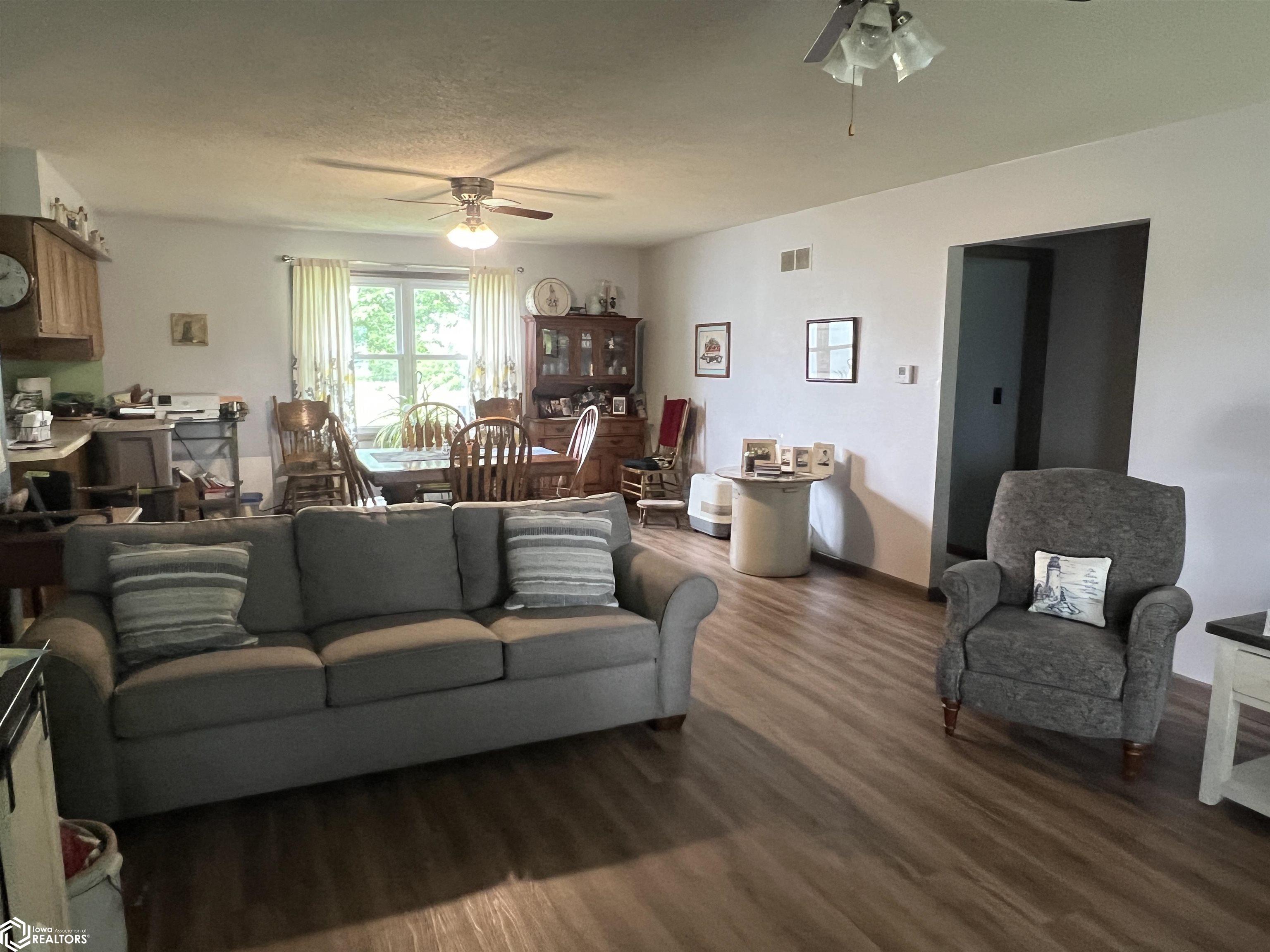 316 E North St, Stronghurst, Illinois image 2