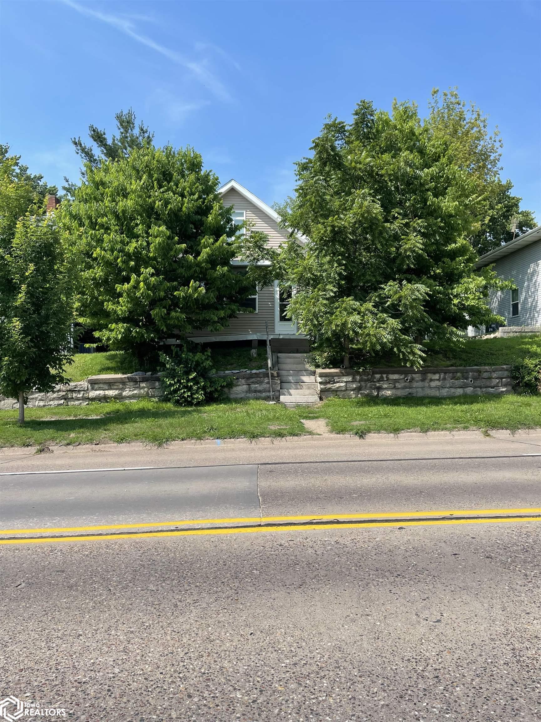 1004 Spring Street, Burlington, Iowa image 1
