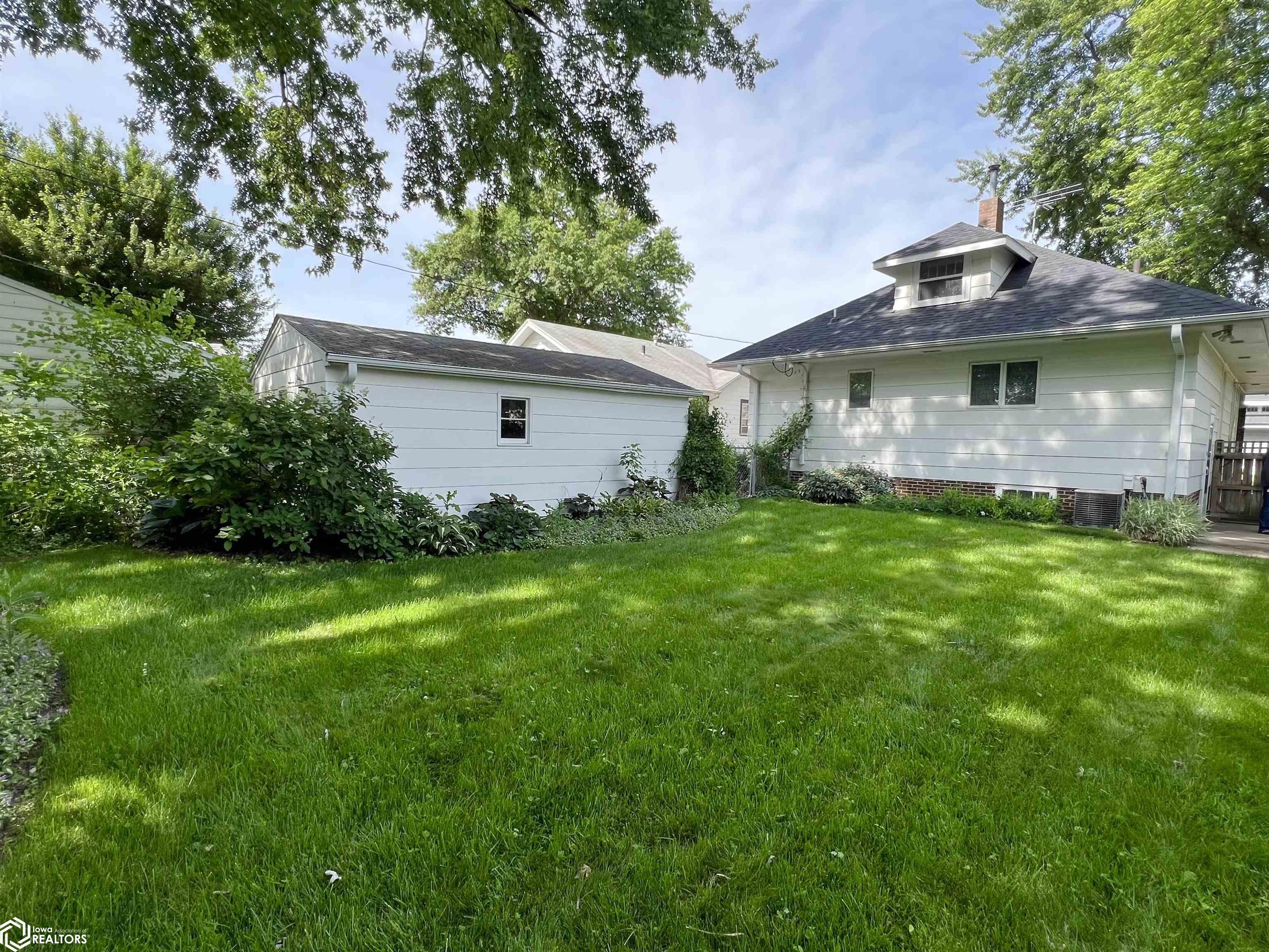702 W 6th Street, Newton, Iowa image 16