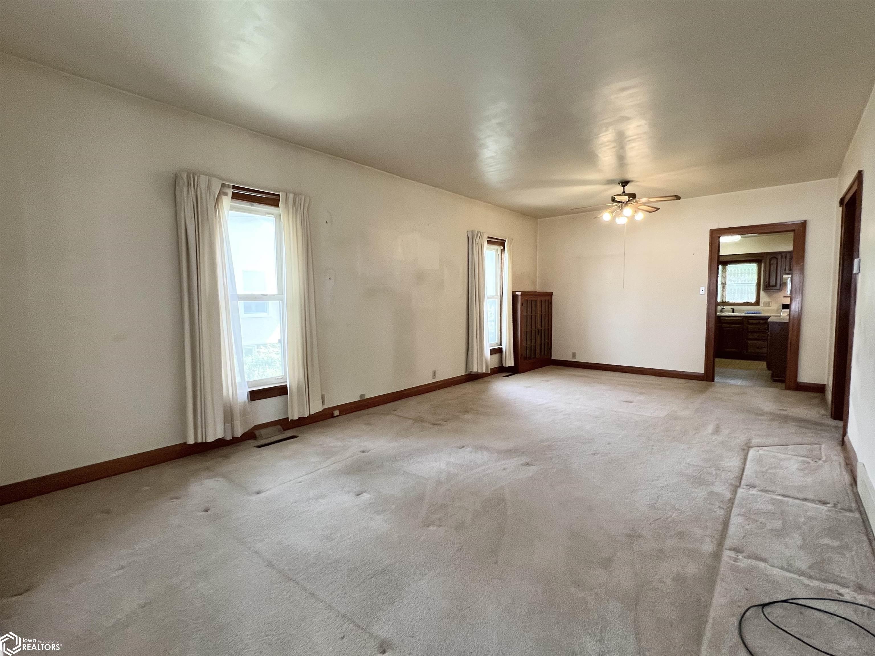 702 W 6th Street, Newton, Iowa image 3