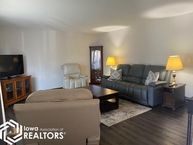 160 6th Street, Britt, Iowa image 2