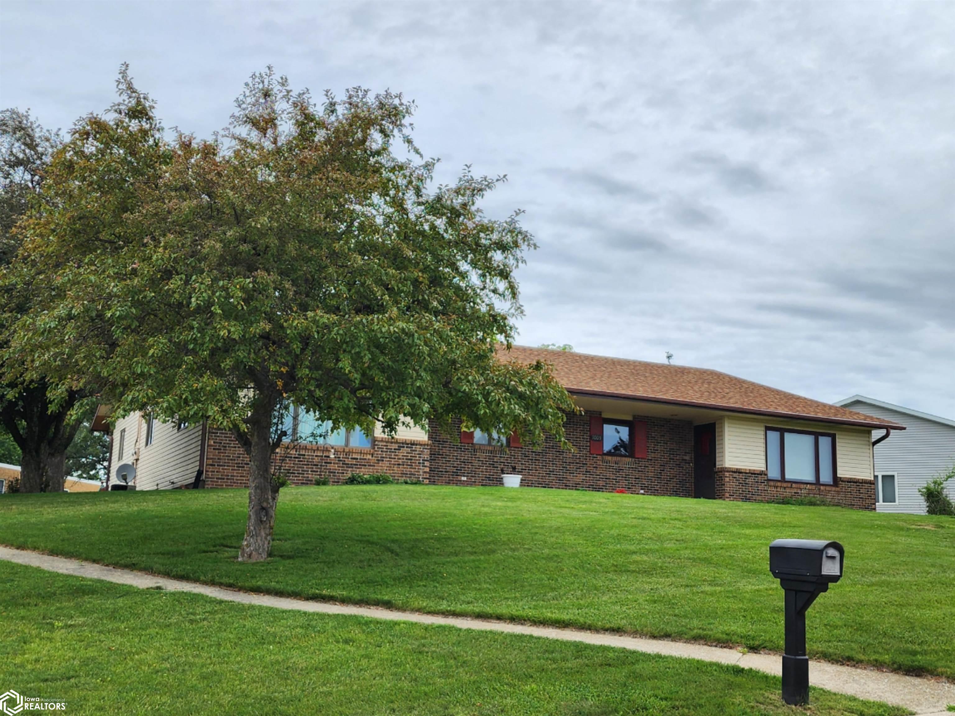 1005 Hillcrest Drive, Anita, Iowa image 2