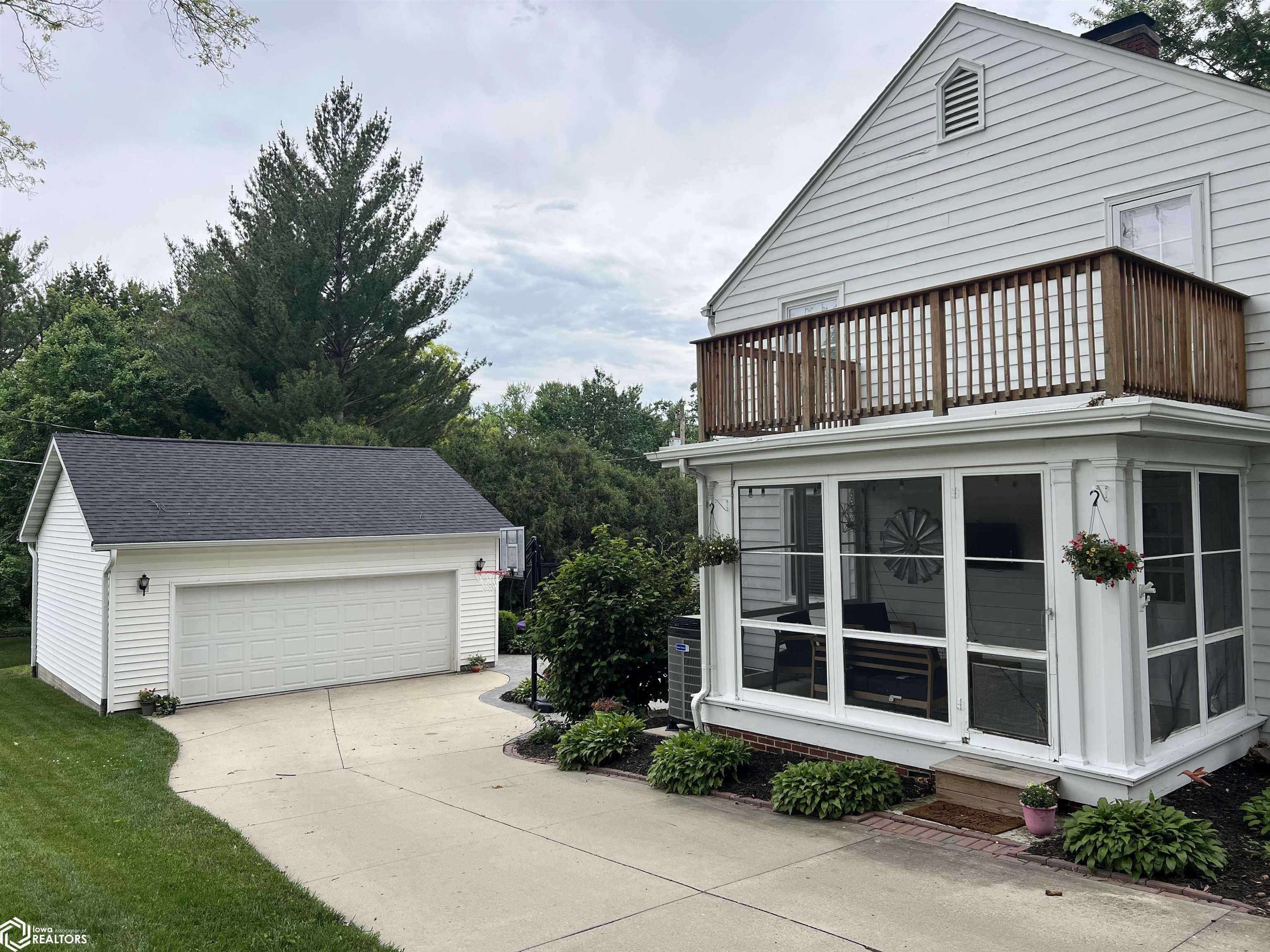 1010 E Valley Street, Red Oak, Iowa image 3