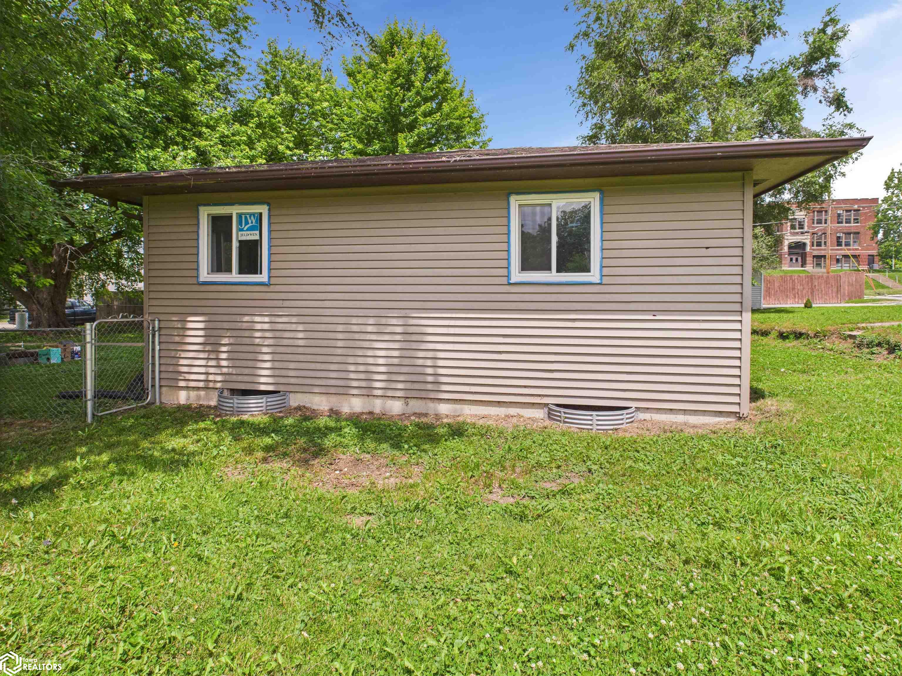 819 Des Moines Street, Keokuk, Iowa image 2