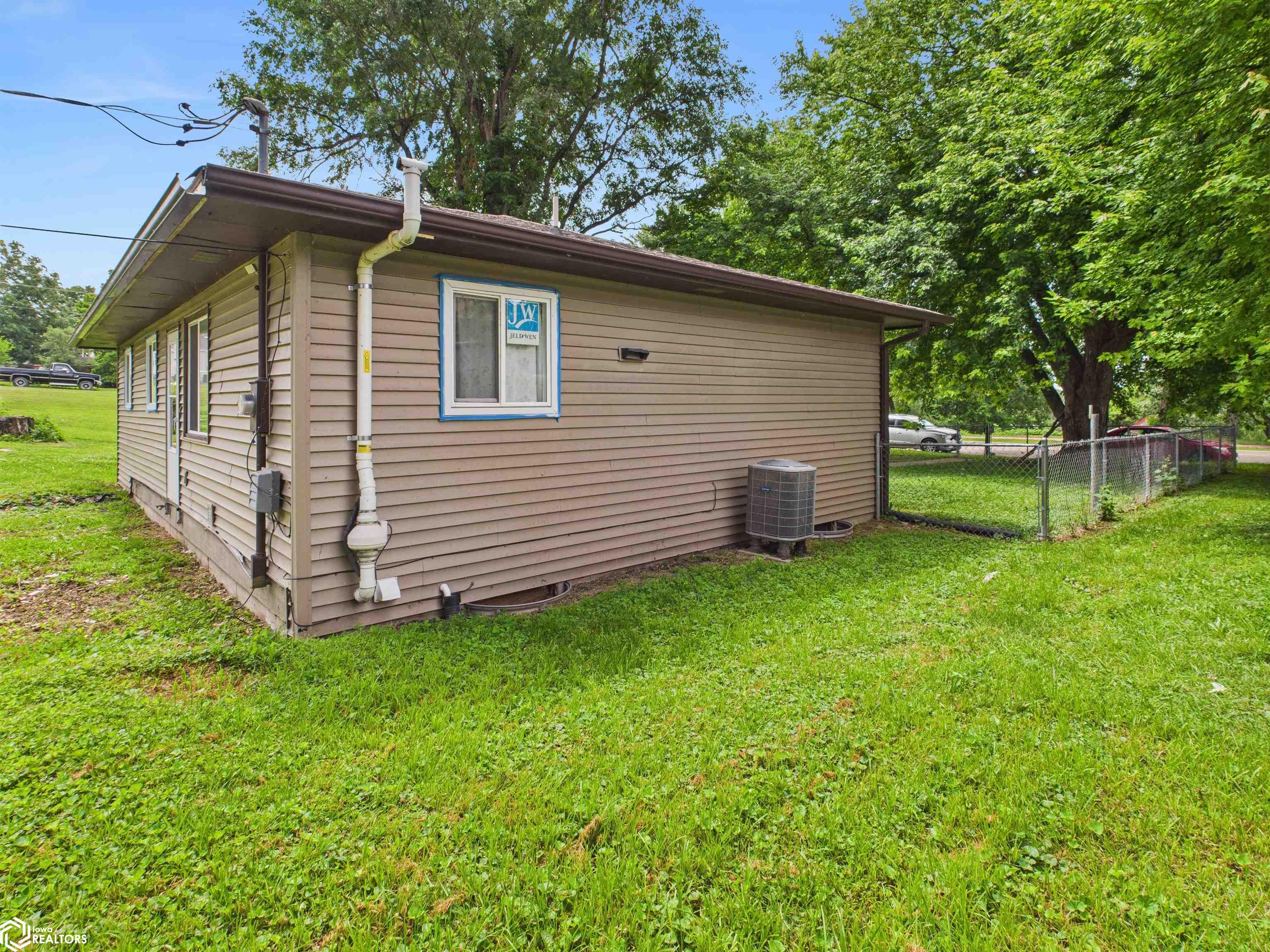 819 Des Moines Street, Keokuk, Iowa image 3