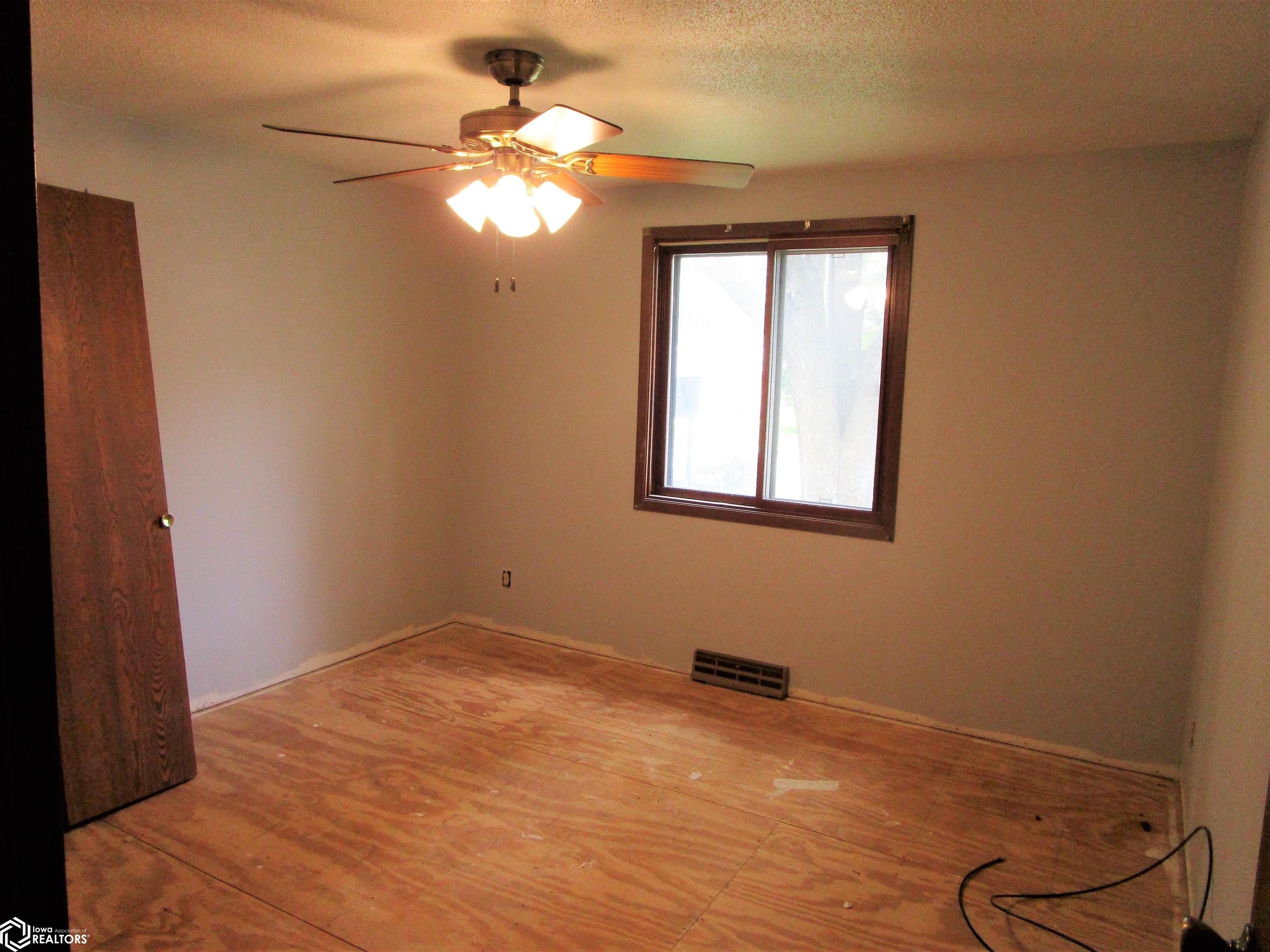 229 Law Avenue, Iowa Falls, Iowa image 8