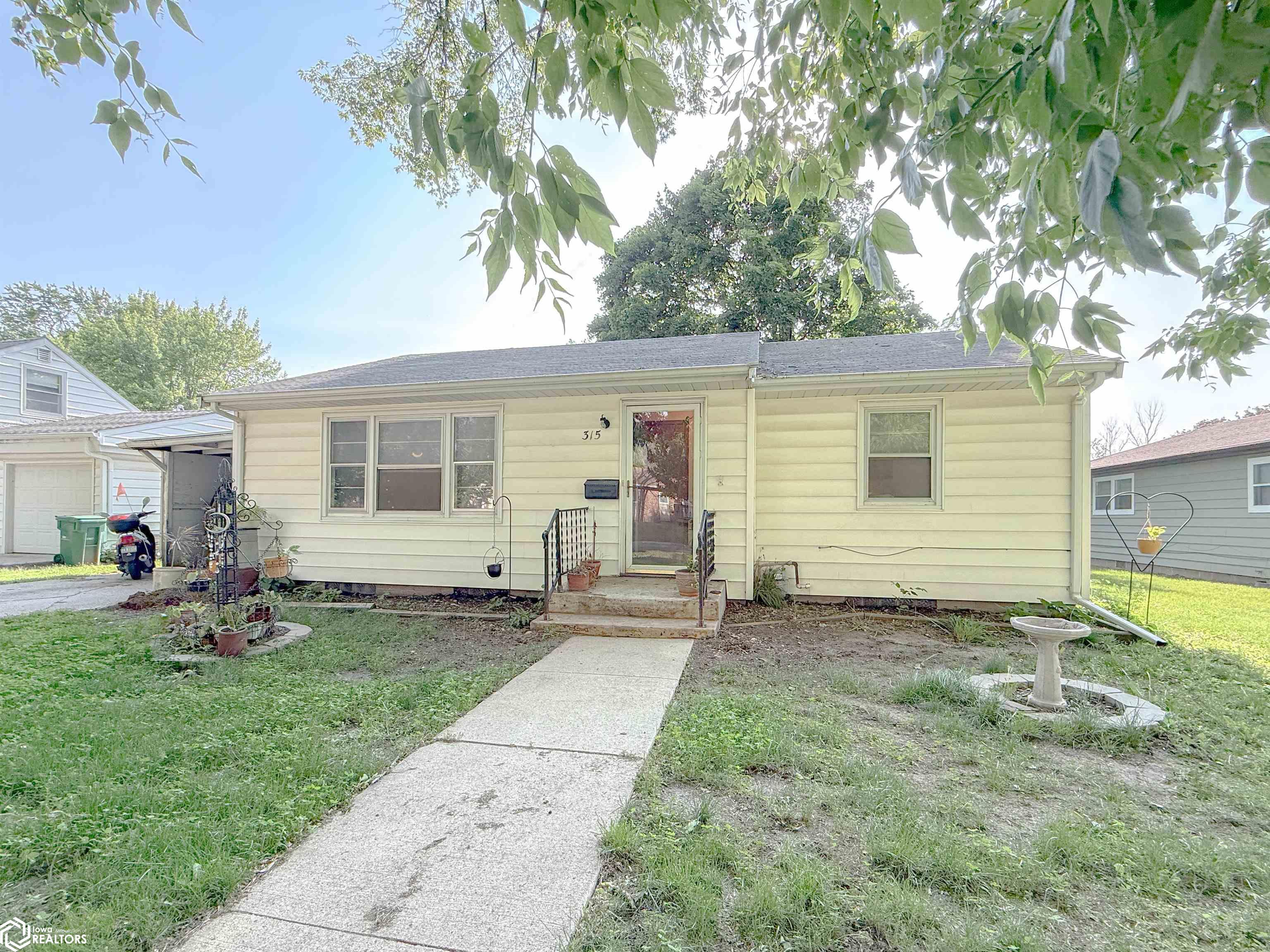 315 6th Street, Hampton, Iowa image 1