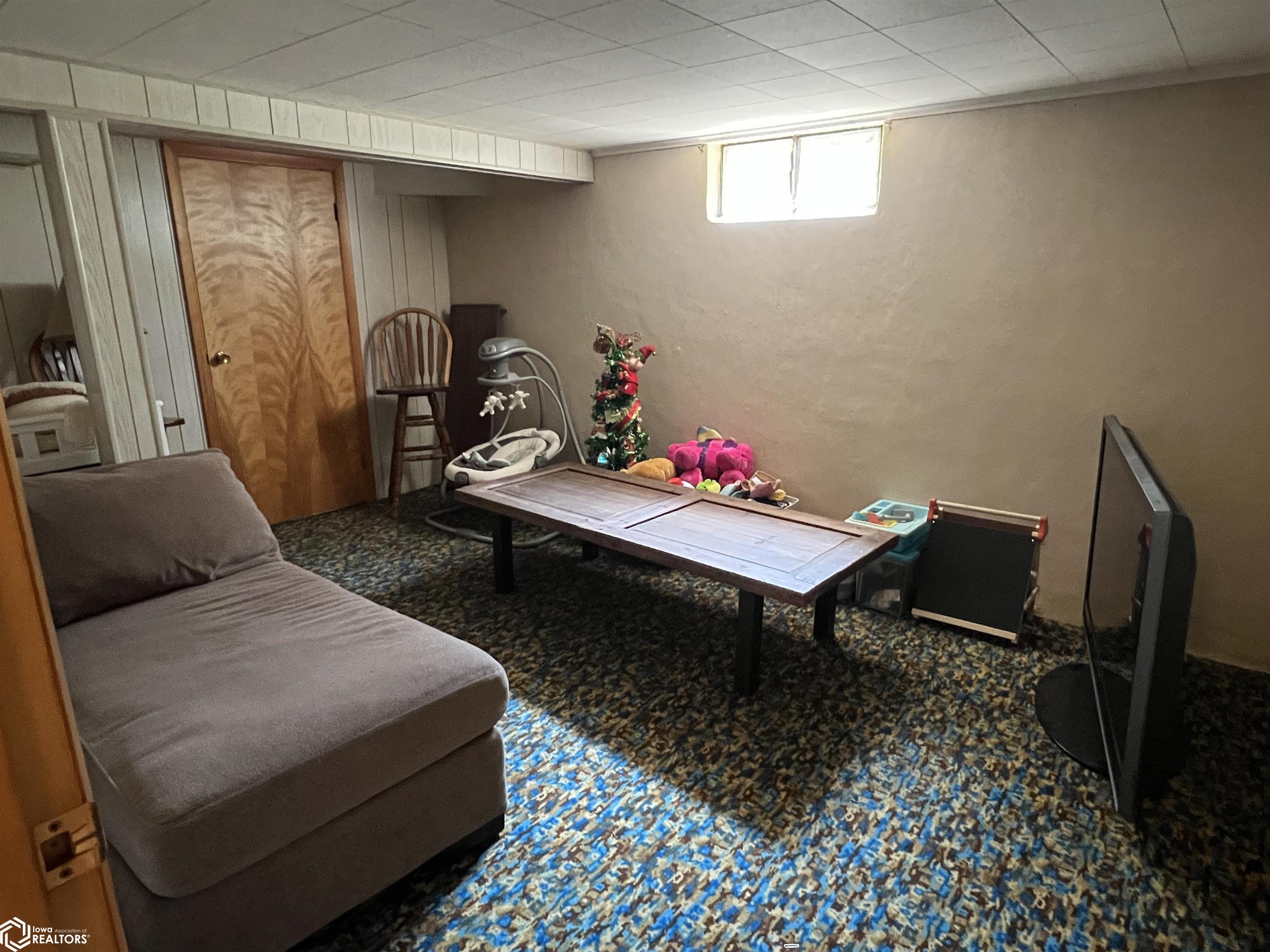 1002 Hillcrest Drive, Fairfield, Iowa image 30