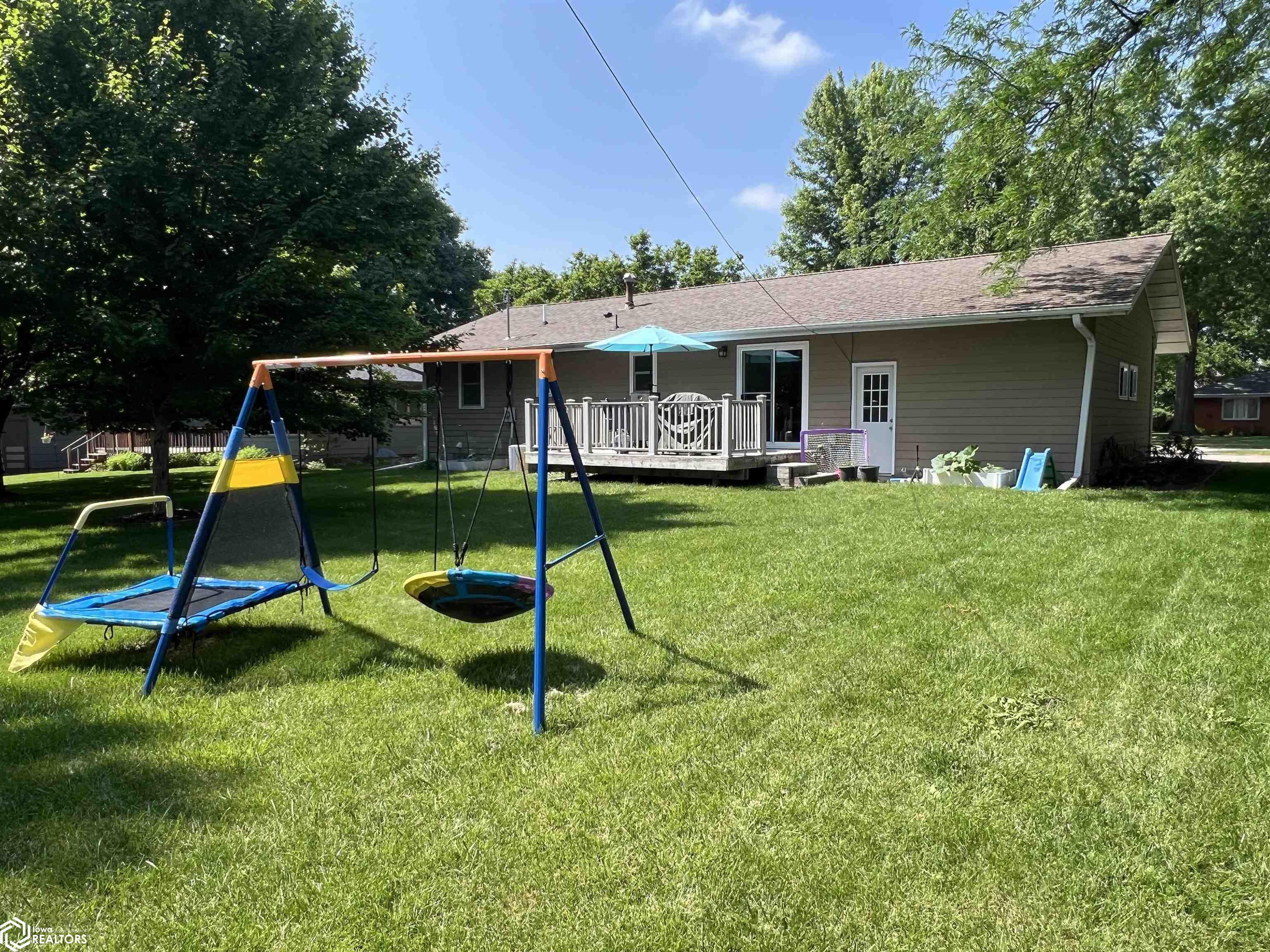 1002 Hillcrest Drive, Fairfield, Iowa image 40