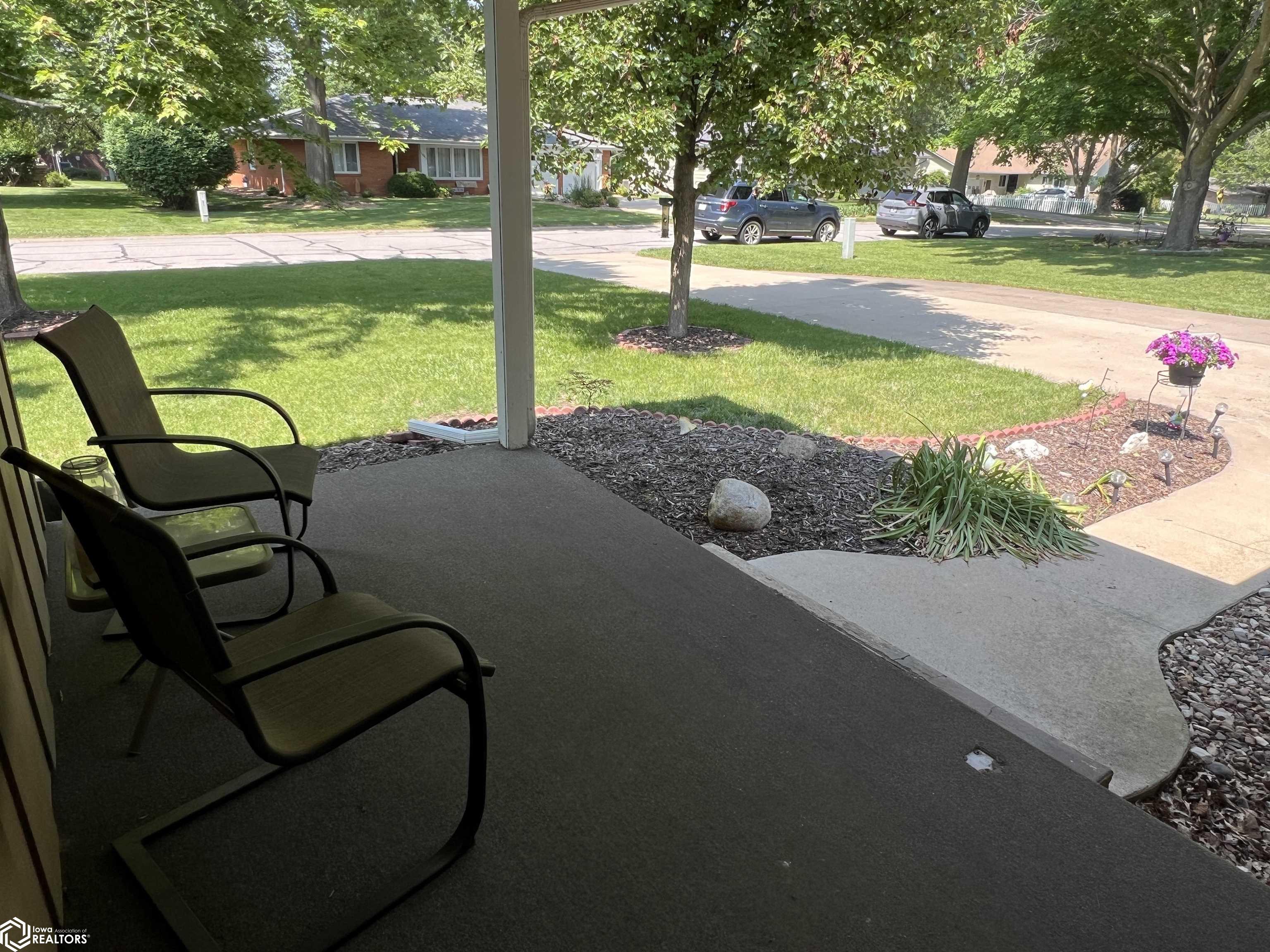 1002 Hillcrest Drive, Fairfield, Iowa image 8