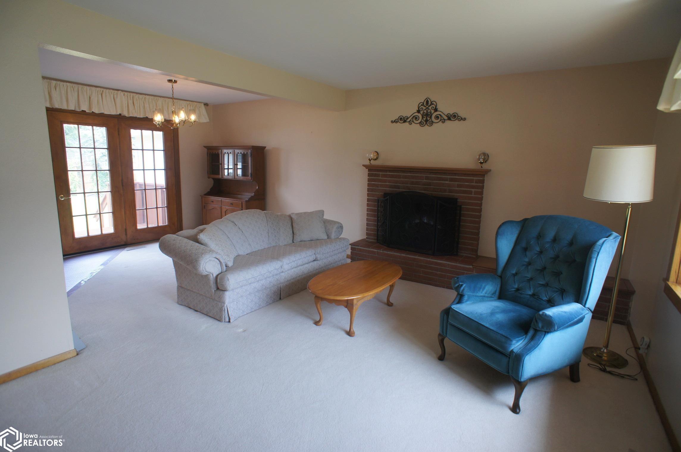 115 Parkview Drive, Webster City, Iowa image 2