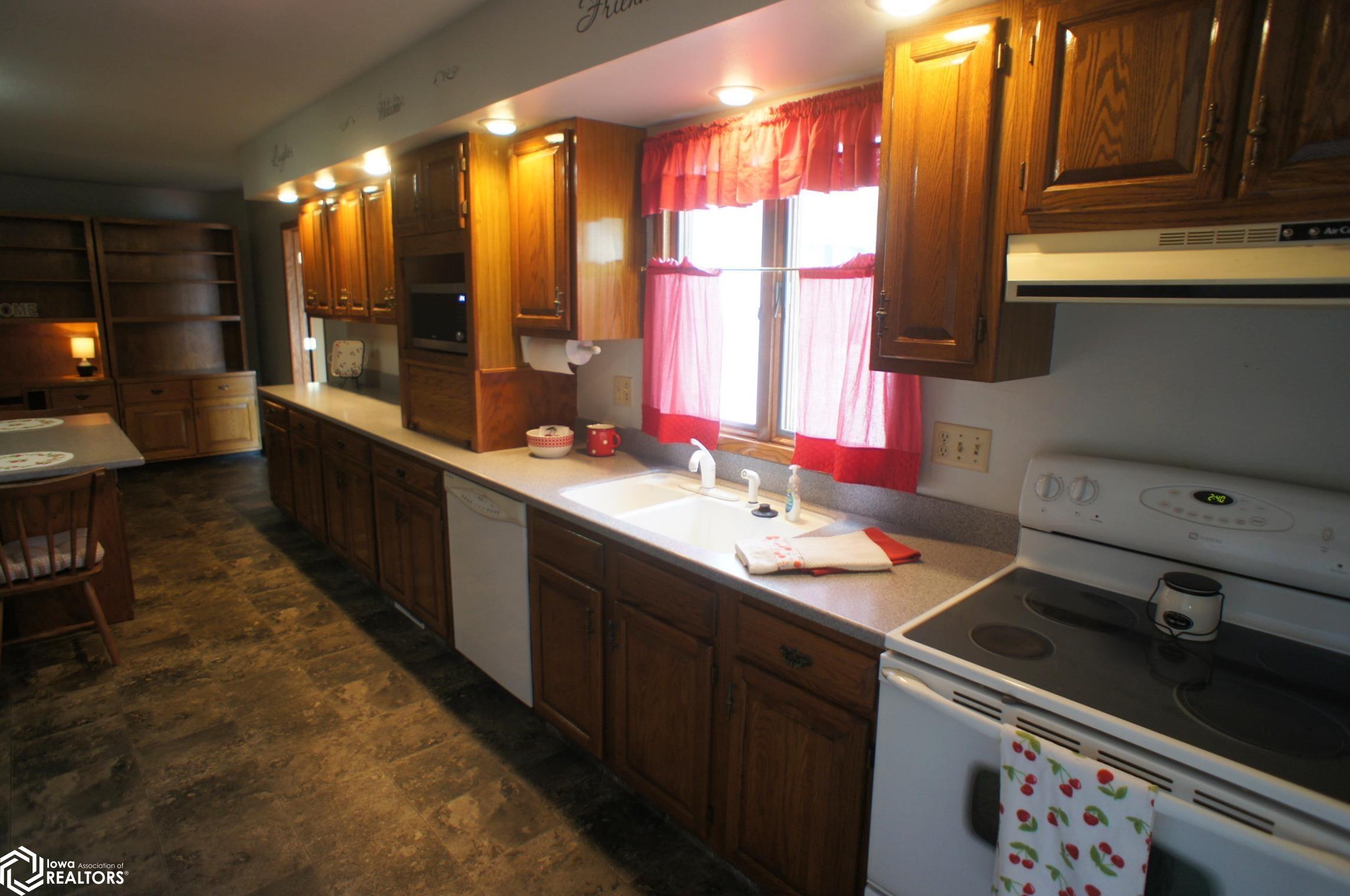 115 Parkview Drive, Webster City, Iowa image 11