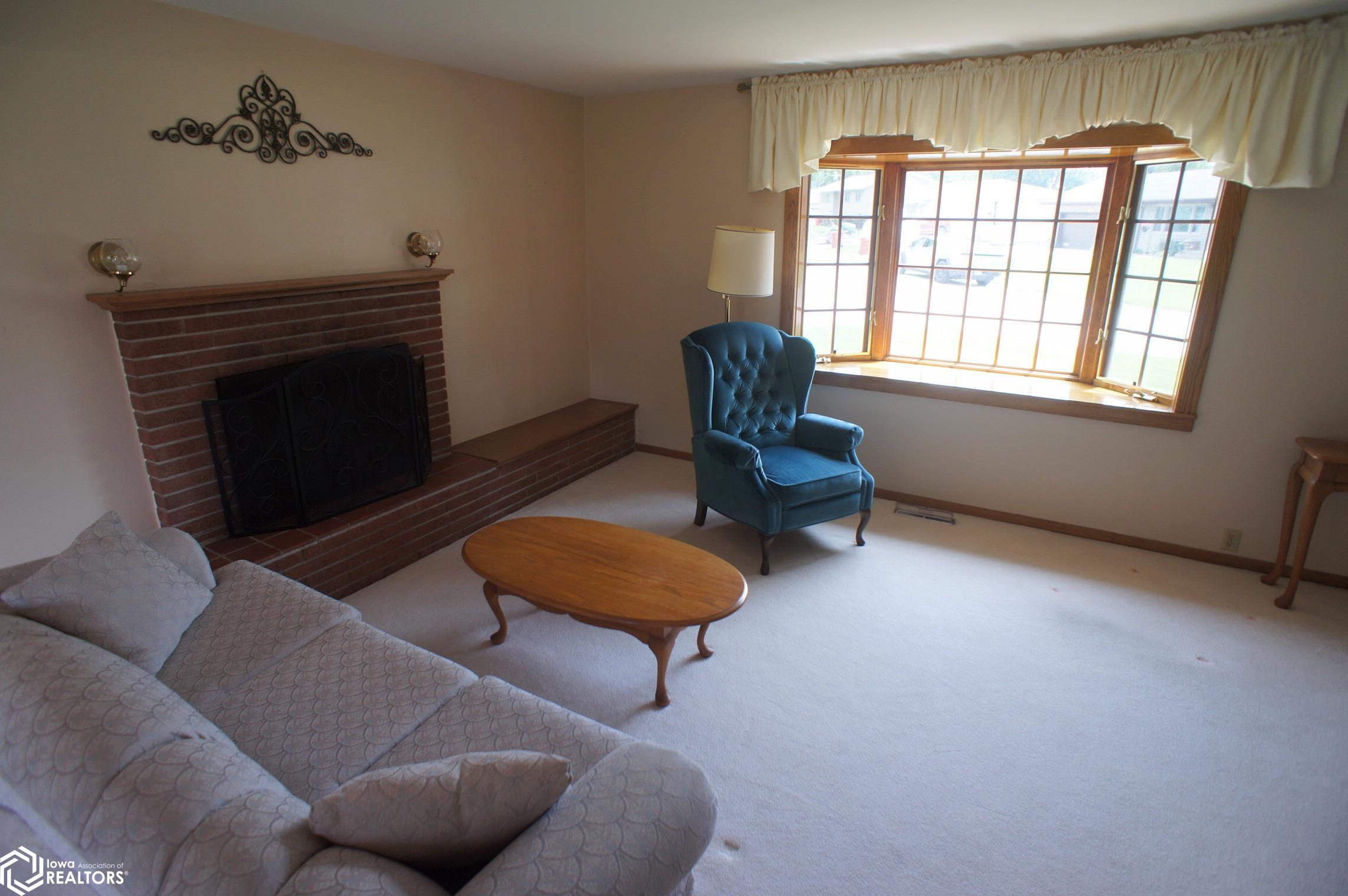 115 Parkview Drive, Webster City, Iowa image 4