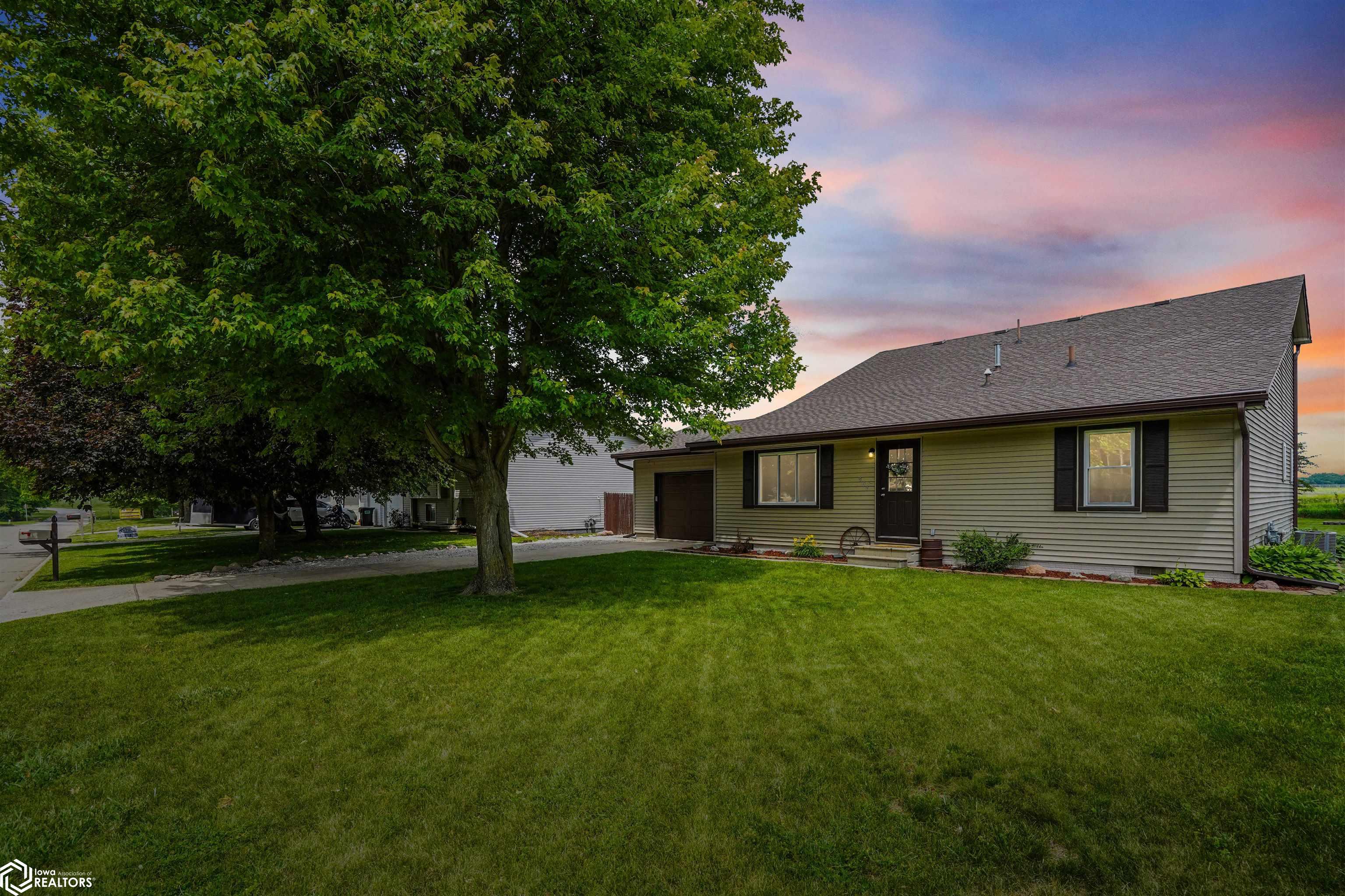 301 Maple Avenue, Nevada, Iowa image 3