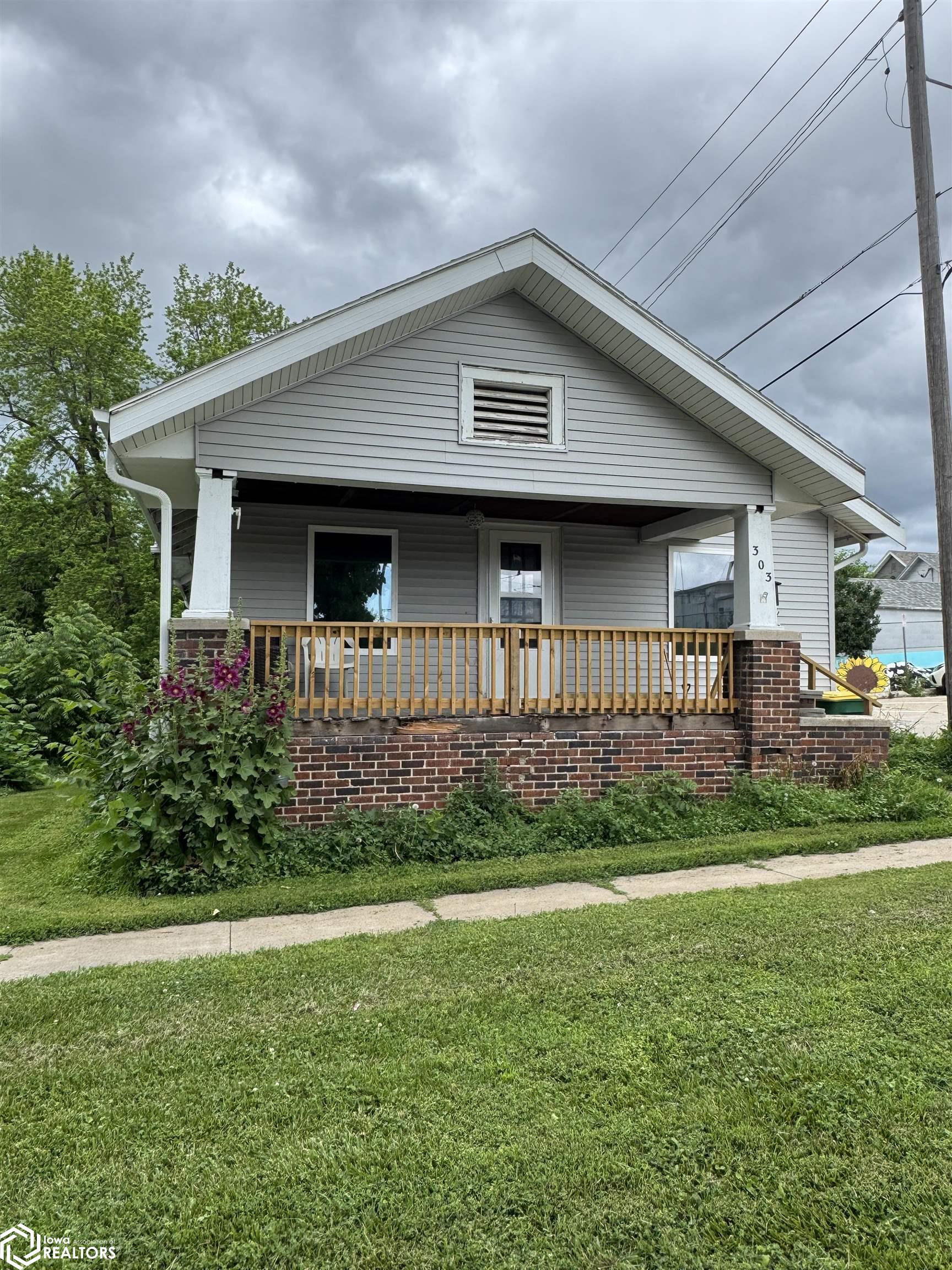 303 W Mills Street, Creston, Iowa image 2