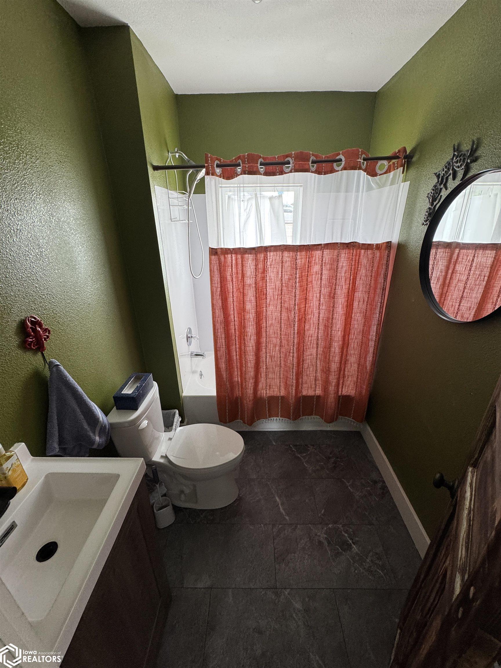 303 W Mills Street, Creston, Iowa image 11