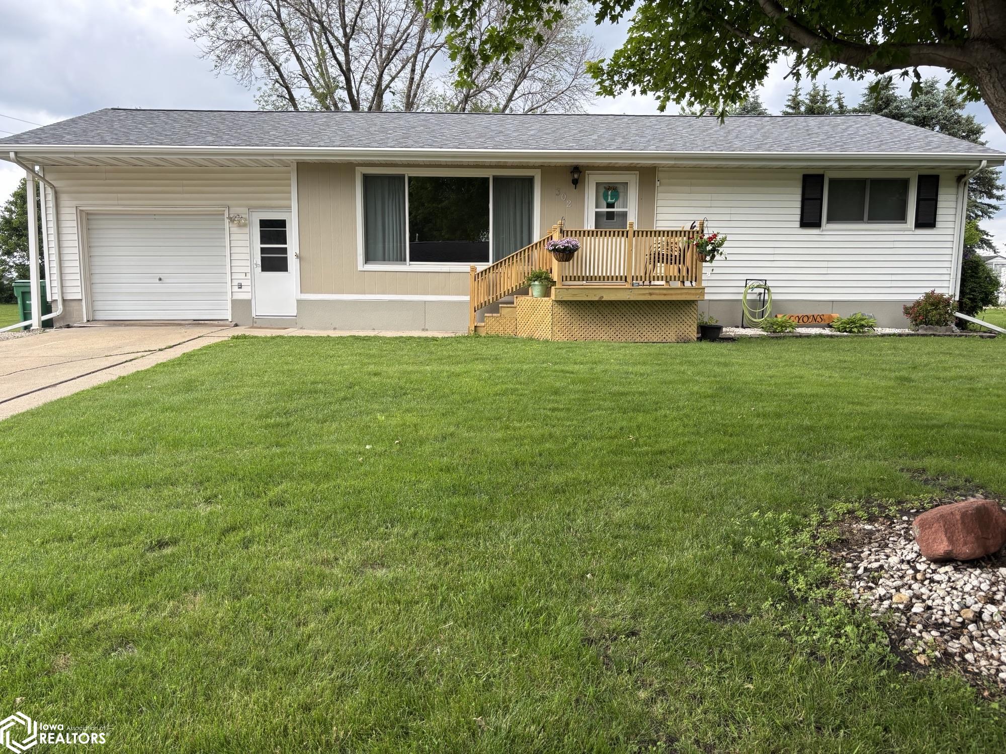 302 E 6th Street, Kanawha, Iowa image 1