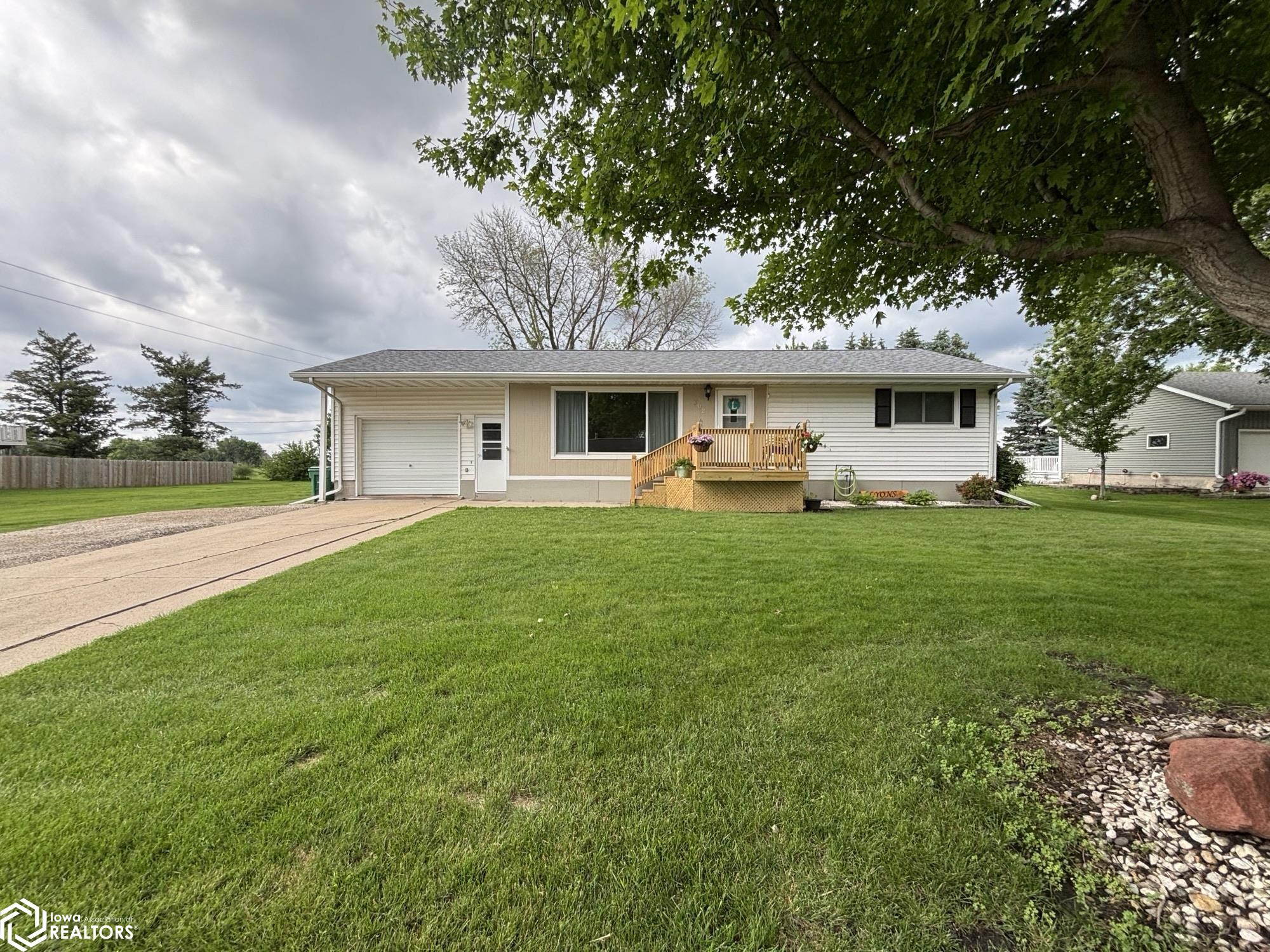 302 E 6th Street, Kanawha, Iowa image 2