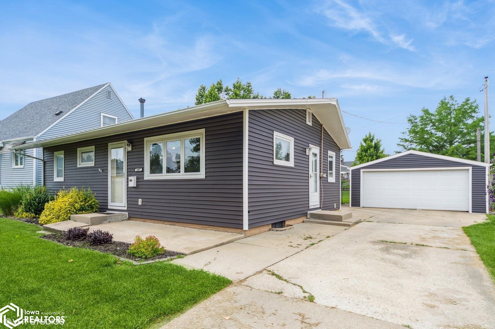 1407 W Boone Street, Marshalltown, Iowa image 2