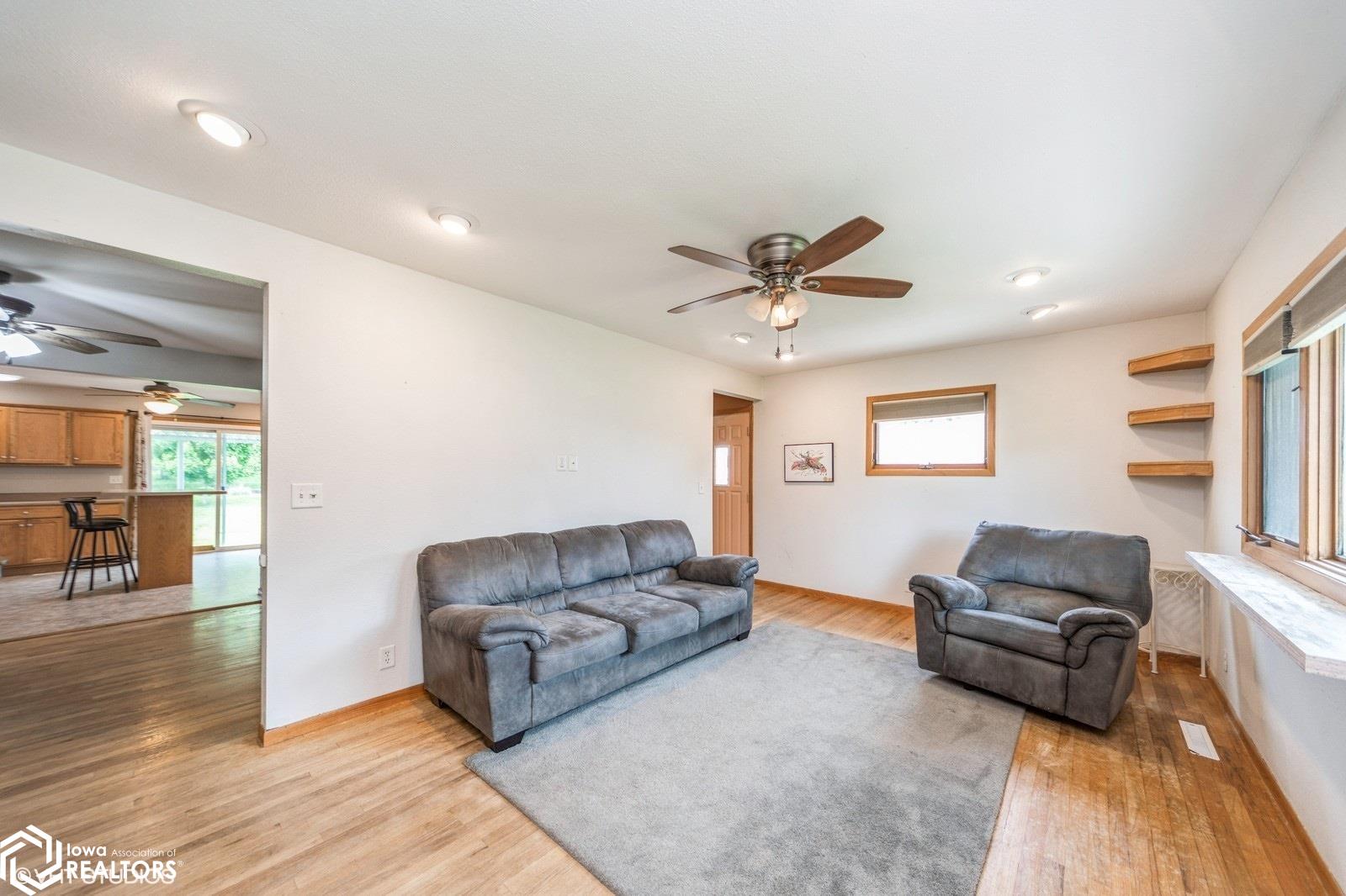 1407 W Boone Street, Marshalltown, Iowa image 3