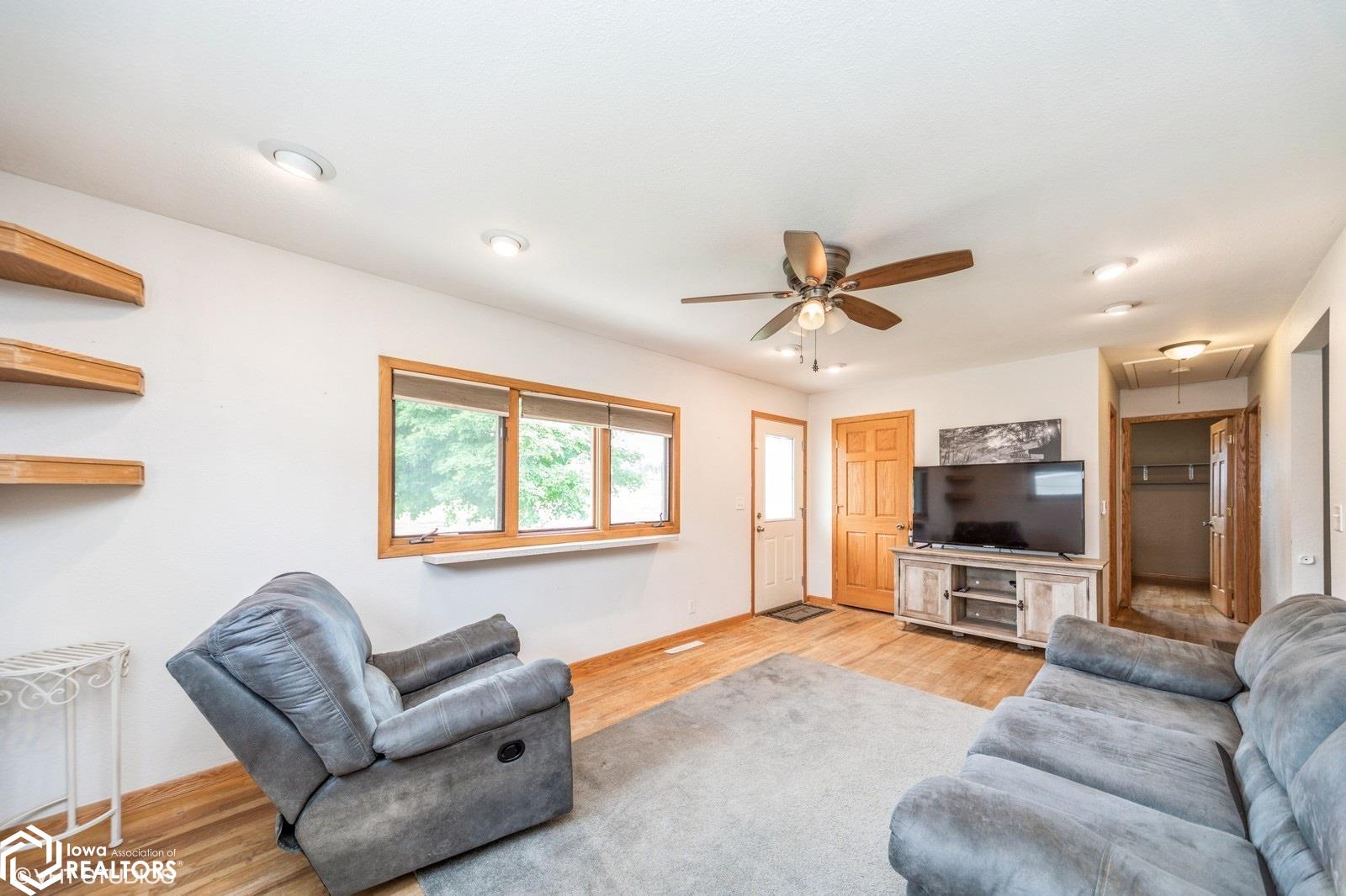 1407 W Boone Street, Marshalltown, Iowa image 4