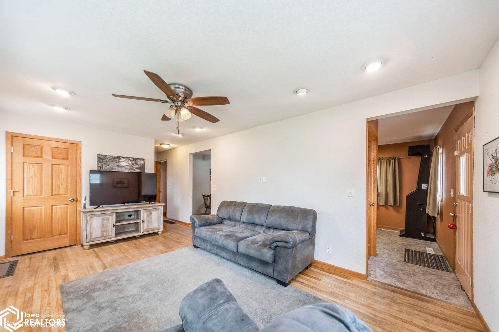 1407 W Boone Street, Marshalltown, Iowa image 5