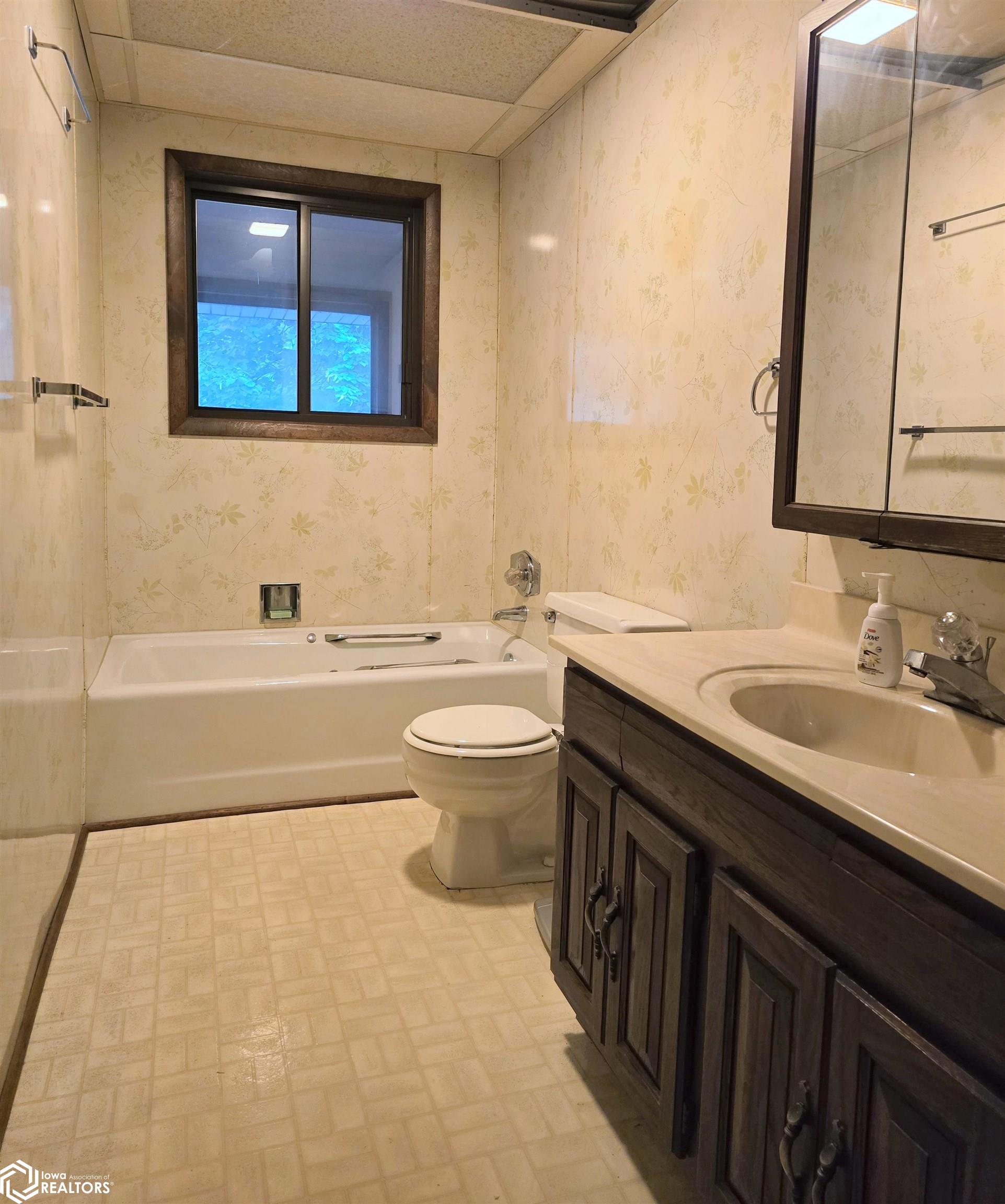 375 S 6th Street, Hamilton, Illinois image 20