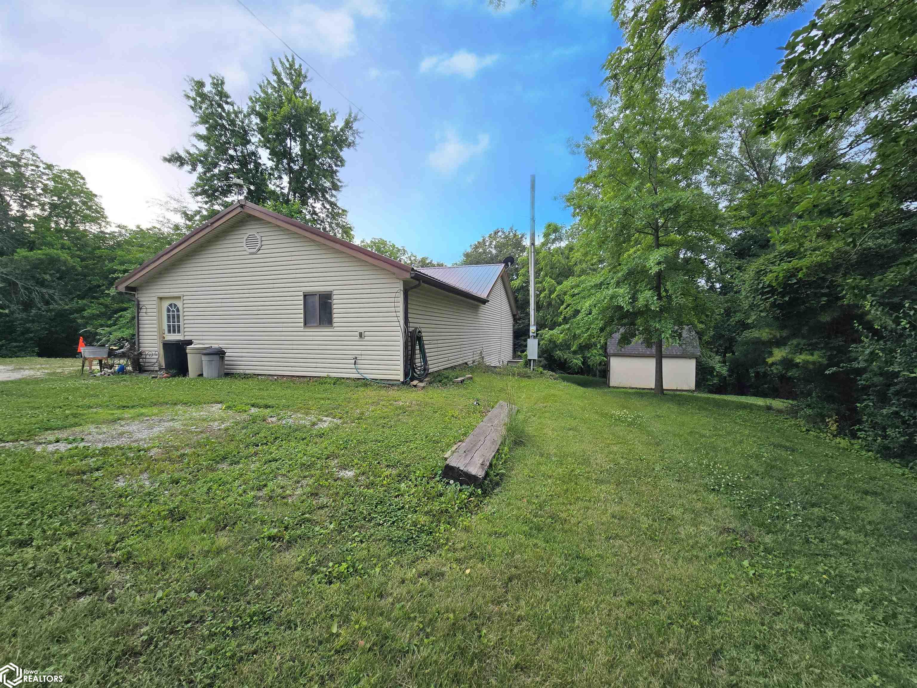 375 S 6th Street, Hamilton, Illinois image 3