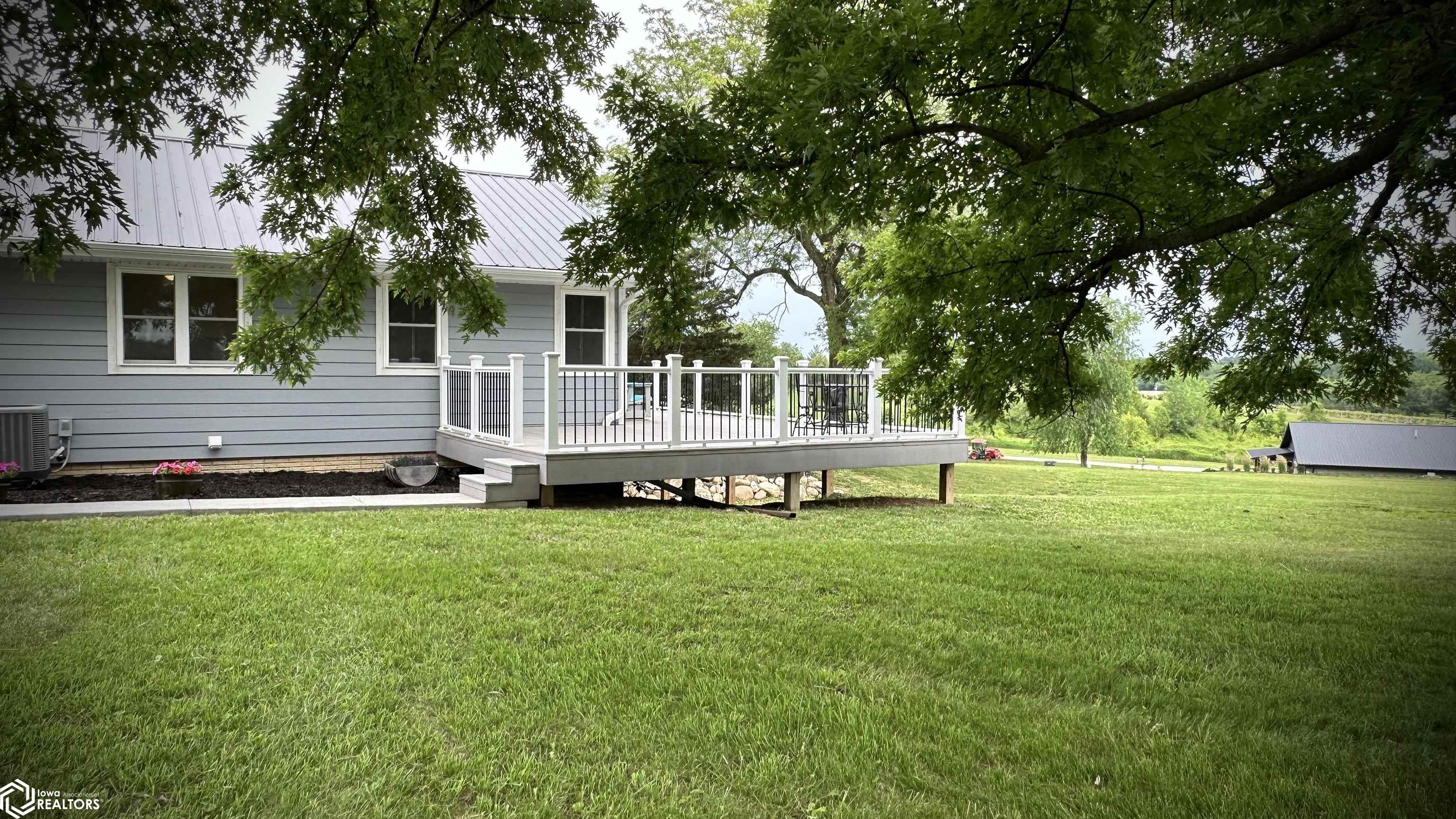 2451 Newport Avenue, Oskaloosa, Iowa image 11