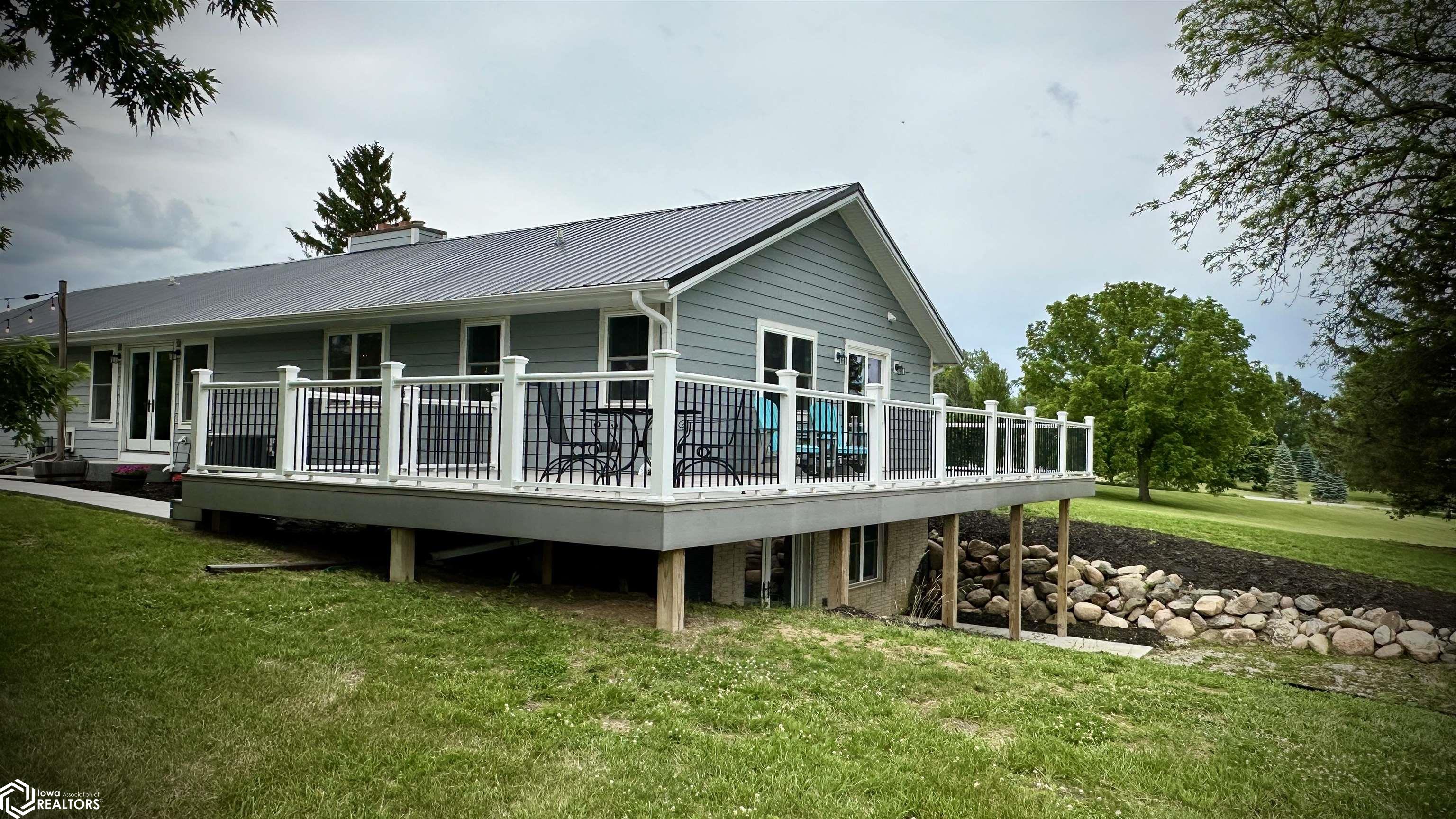 2451 Newport Avenue, Oskaloosa, Iowa image 12