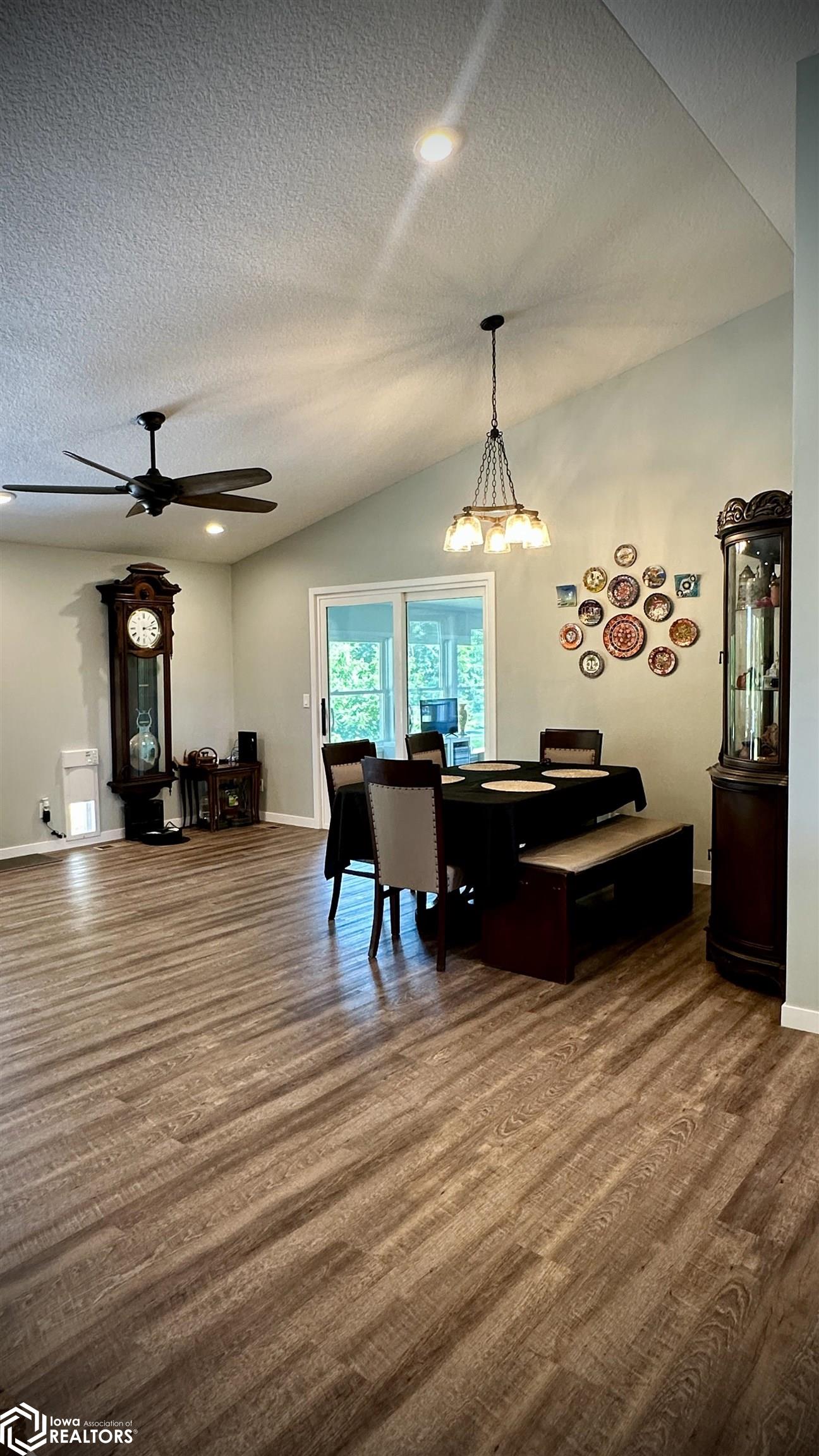 2451 Newport Avenue, Oskaloosa, Iowa image 32