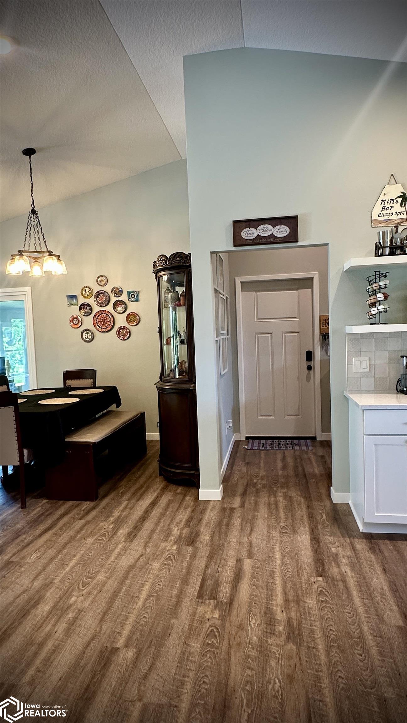 2451 Newport Avenue, Oskaloosa, Iowa image 33