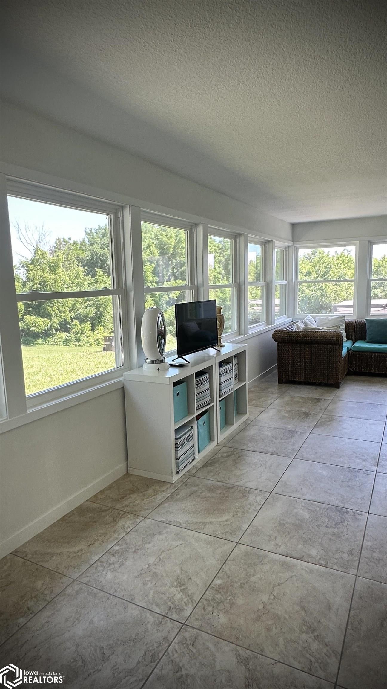 2451 Newport Avenue, Oskaloosa, Iowa image 38