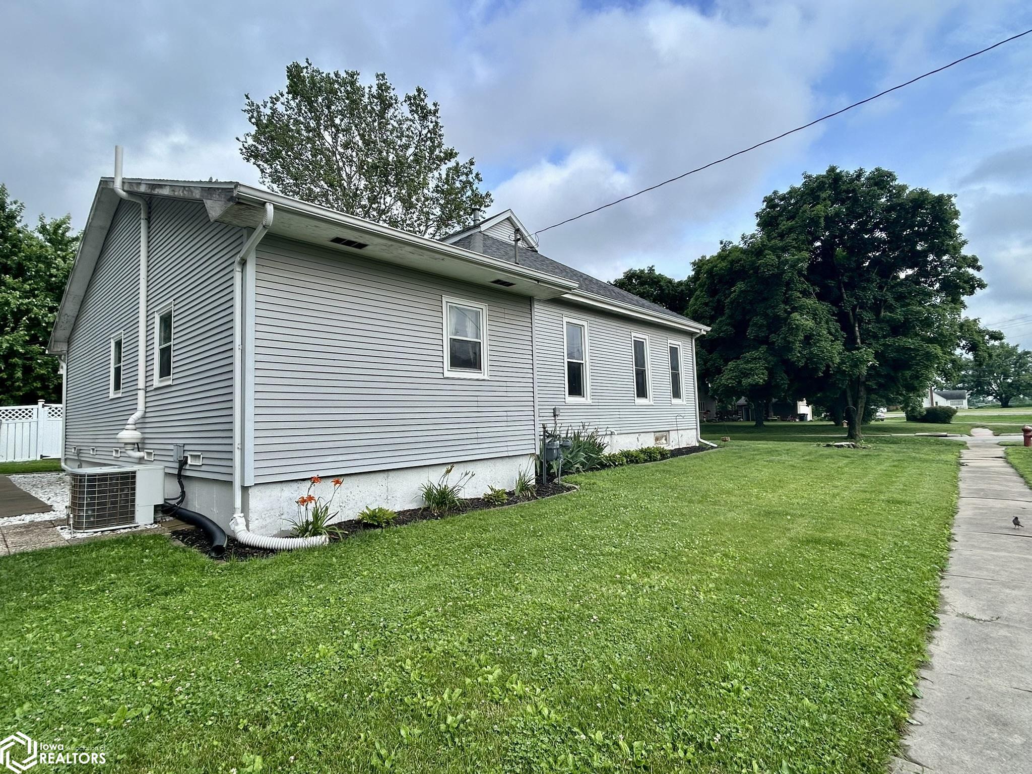 856 Franklin Street, Wapello, Iowa image 4
