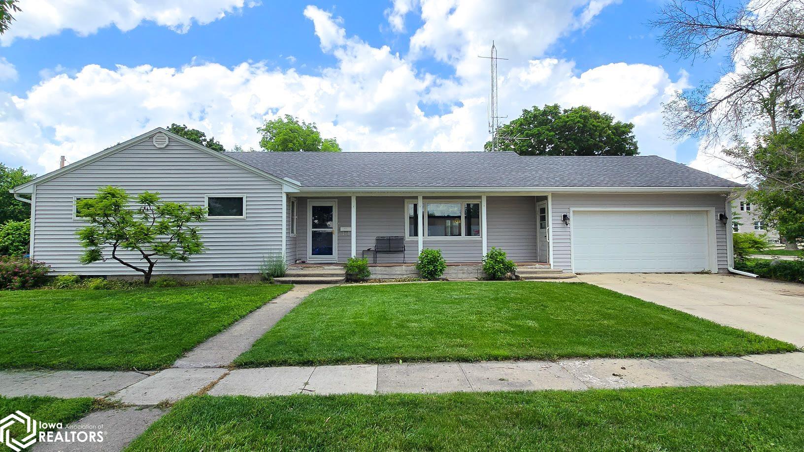 320 W 8th Street, Garner, Iowa image 1