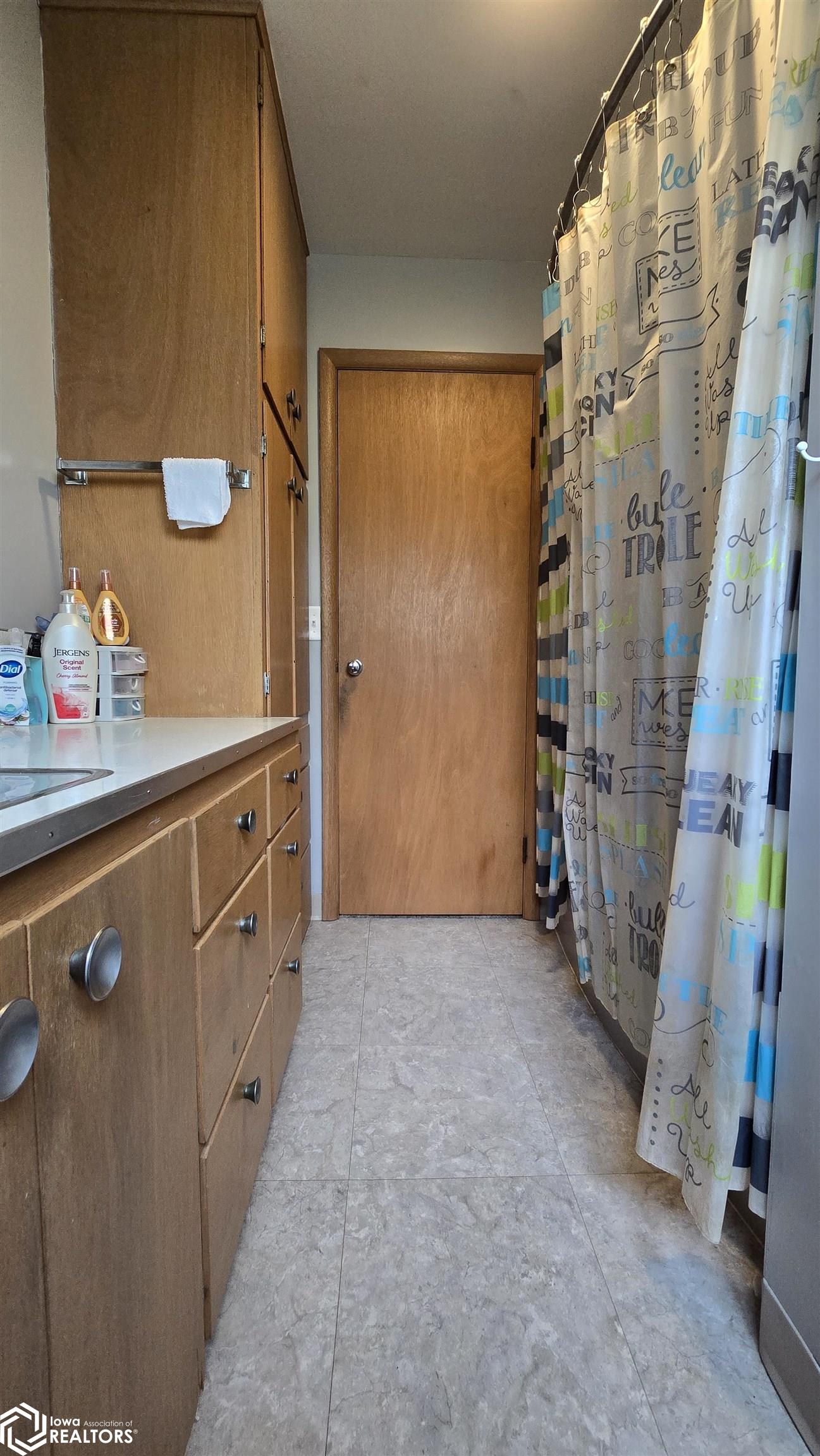 320 W 8th Street, Garner, Iowa image 13
