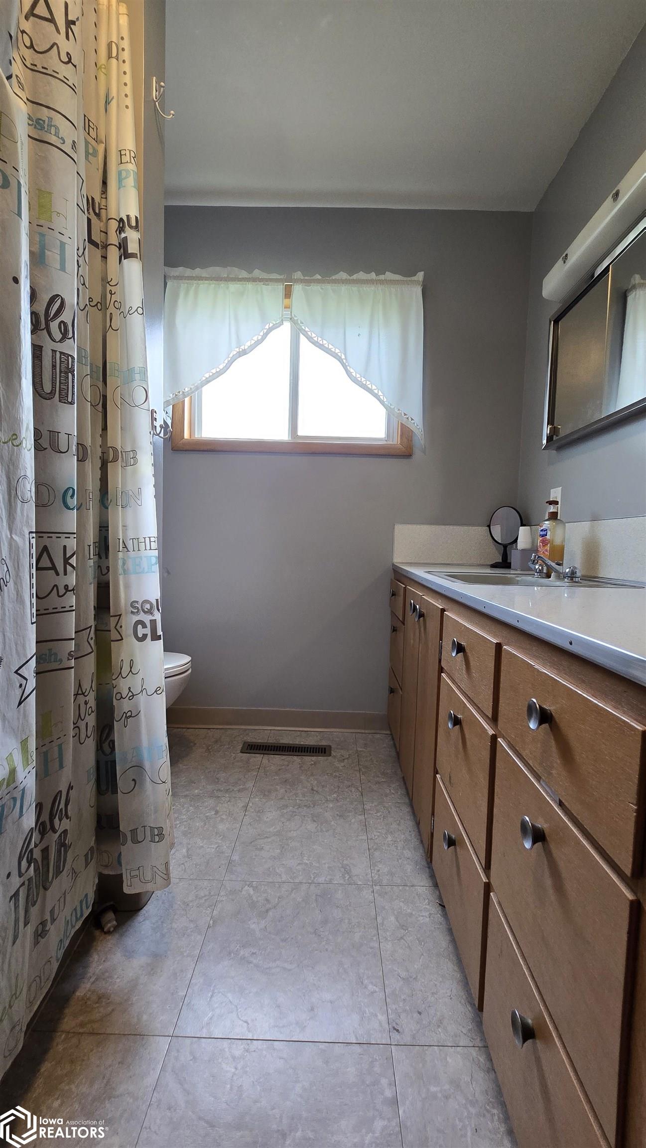 320 W 8th Street, Garner, Iowa image 14