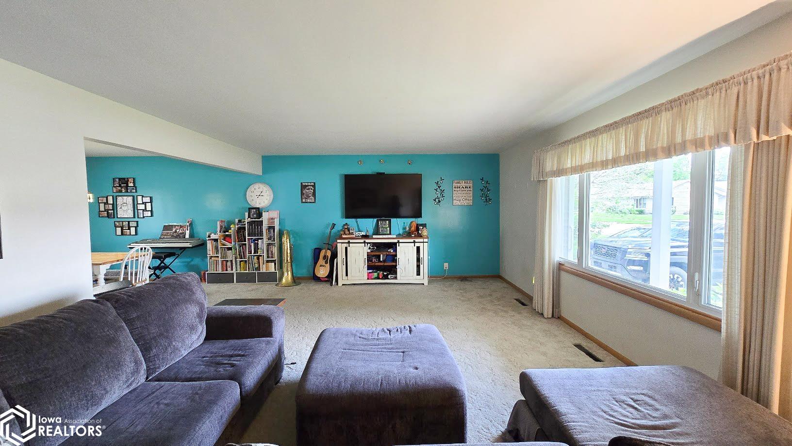 320 W 8th Street, Garner, Iowa image 5